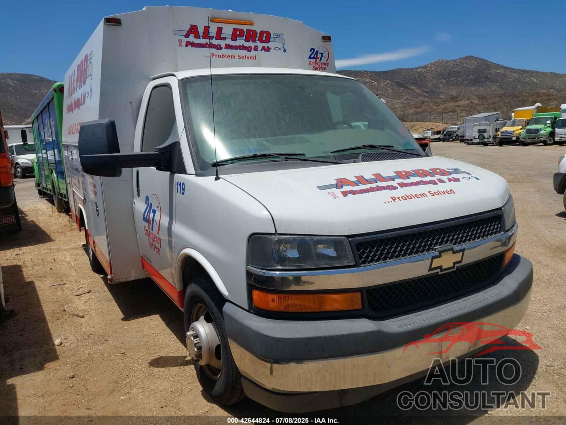 CHEVROLET EXPRESS CUTAWAY 2017 - 1GB3GRCG7H1148873