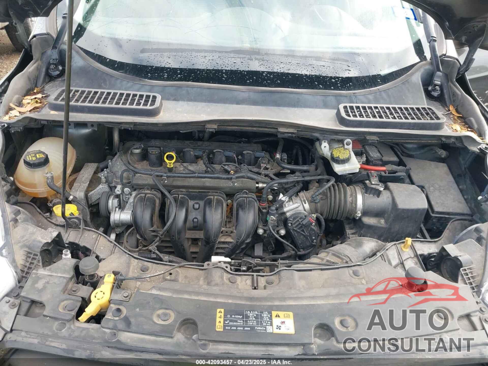 FORD ESCAPE 2017 - 1FMCU0F70HUC24455