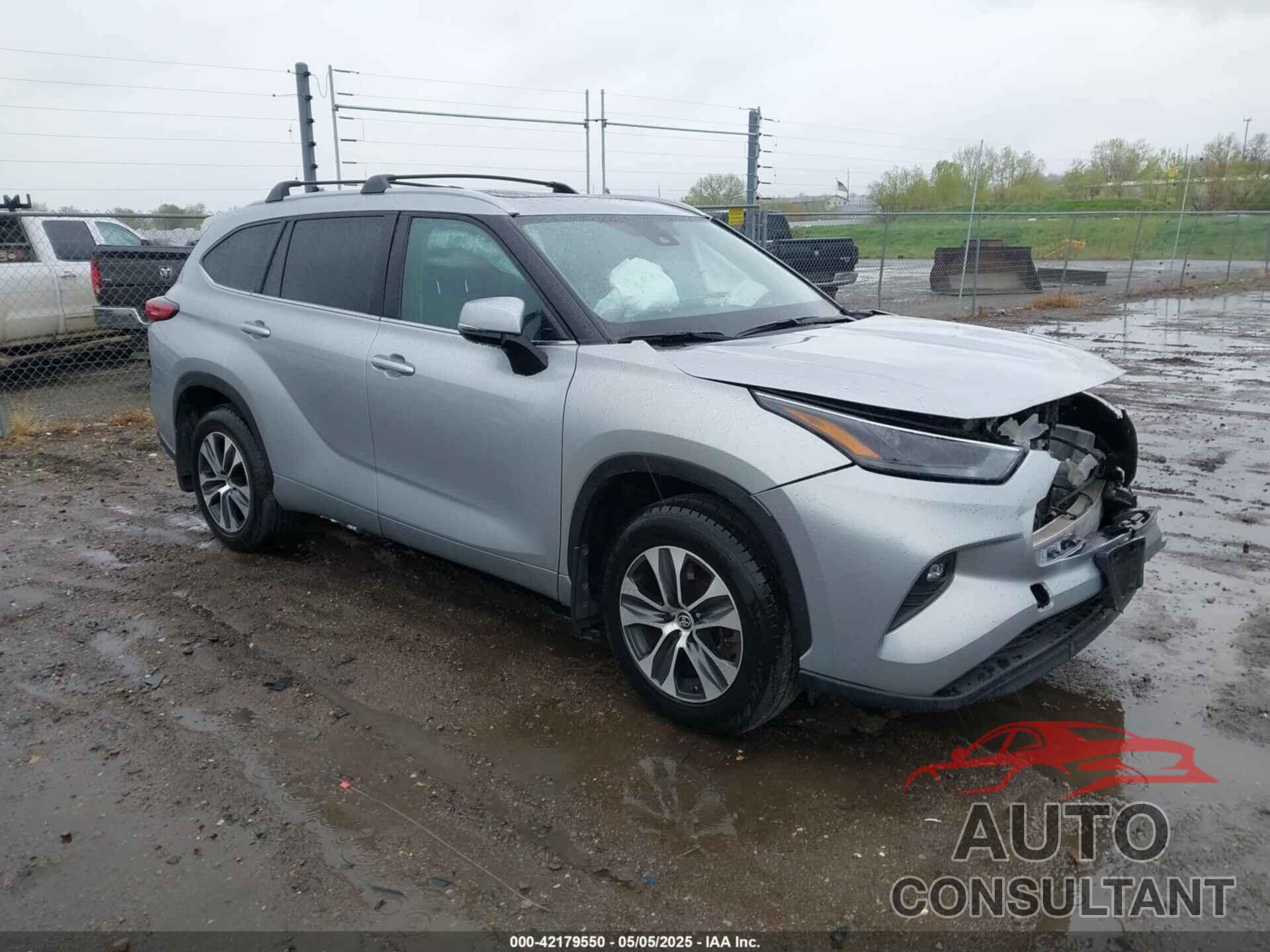 TOYOTA HIGHLANDER 2022 - 5TDHZRBH4NS597187