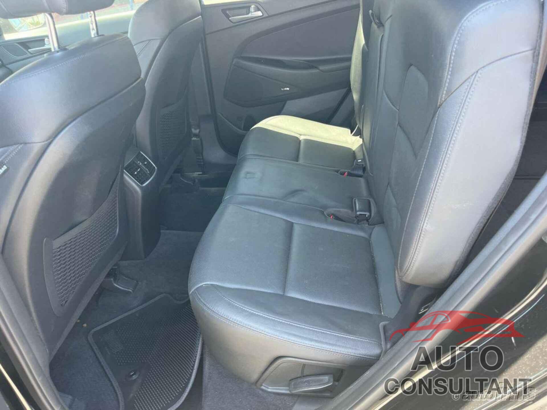 HYUNDAI TUCSON 2018 - KM8J33A45JU643206