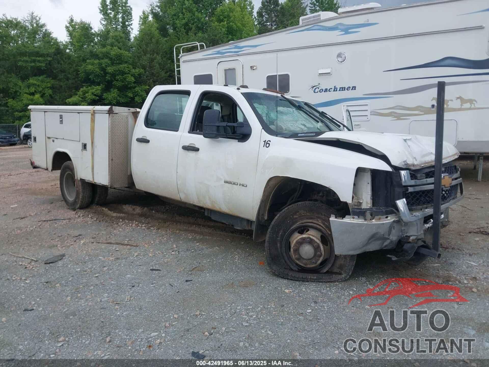 CHEVROLET SILVERADO 3500HD CHASSIS 2011 - 1GB4KZCL0BF160731