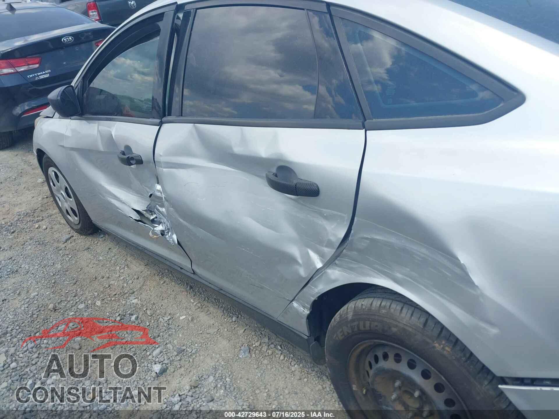 FORD FOCUS 2017 - 1FADP3E20HL277353