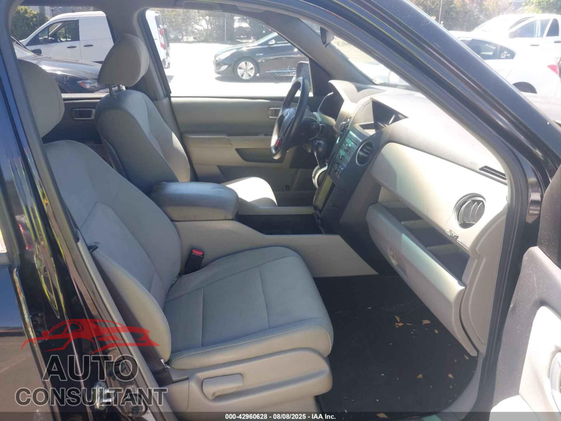 HONDA PILOT 2011 - 5FNYF3H24BB031815