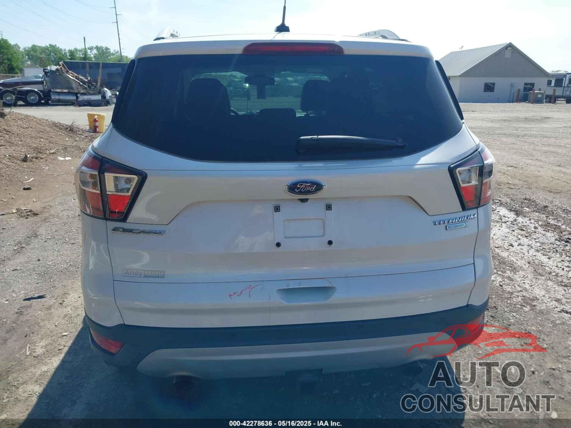 FORD ESCAPE 2017 - 1FMCU0J93HUA48123