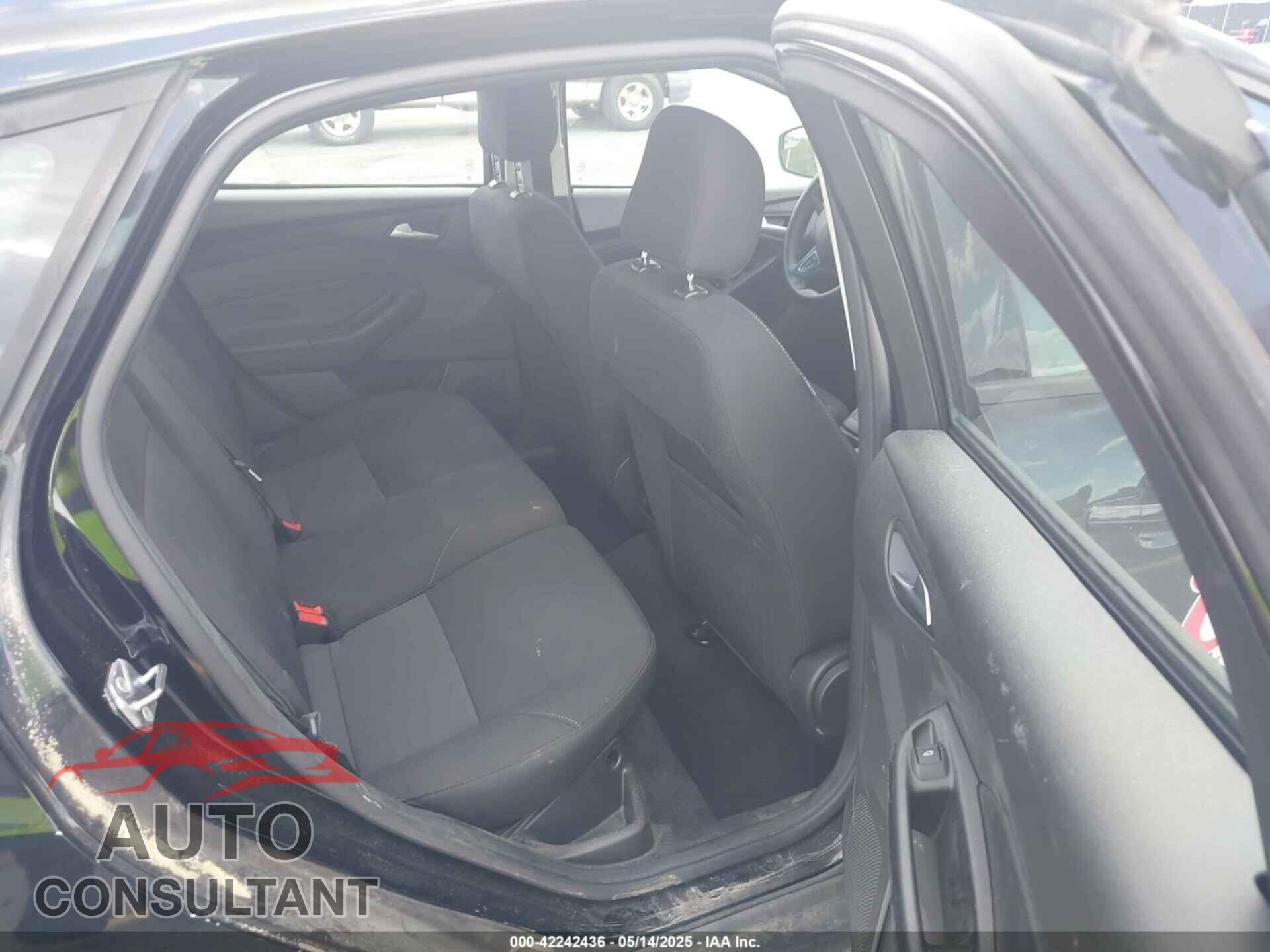 FORD FOCUS 2017 - 1FADP3K25HL345845