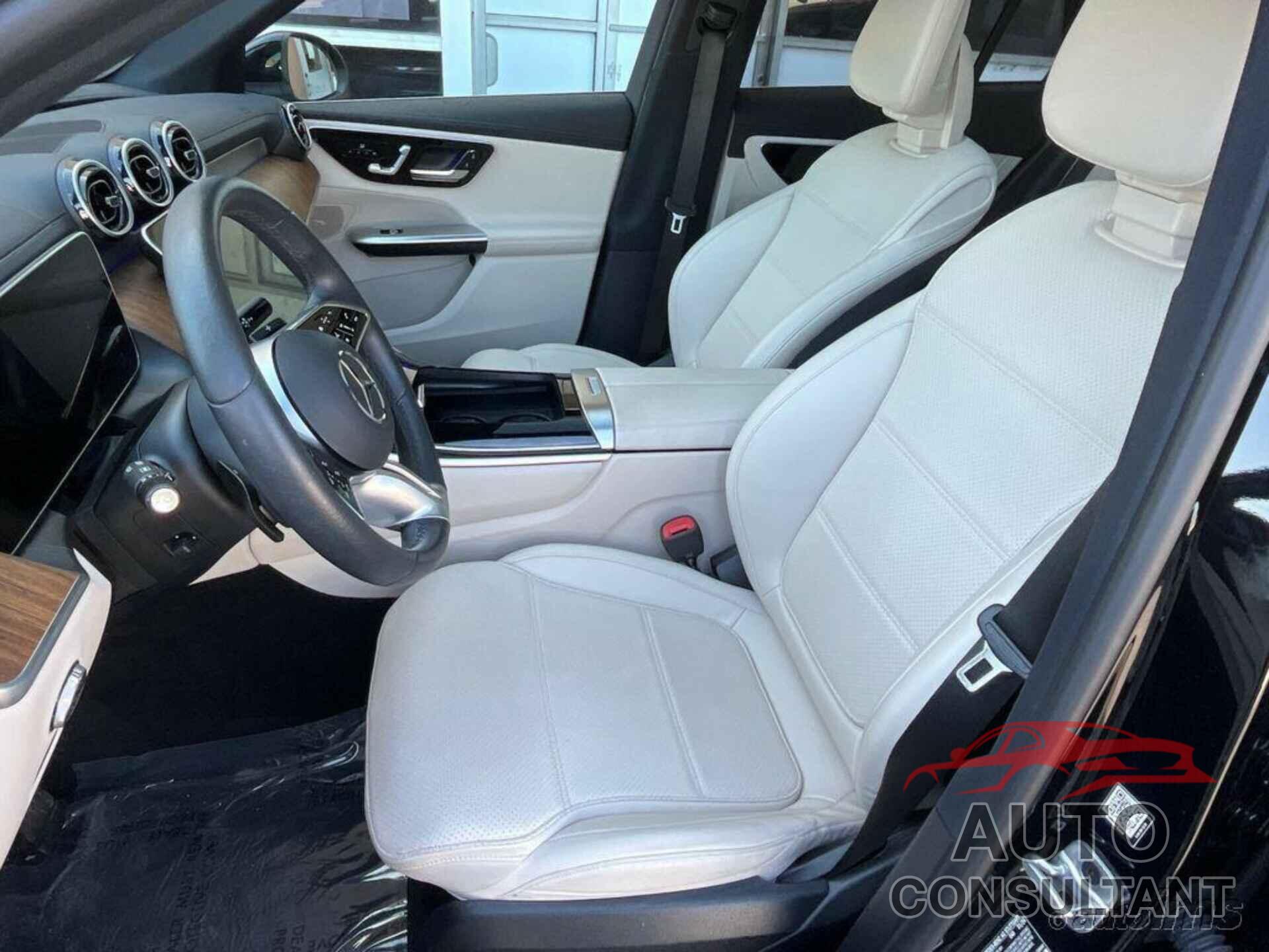 MERCEDES-BENZ GLC 300 2024 - W1NKM4HB4RF130005