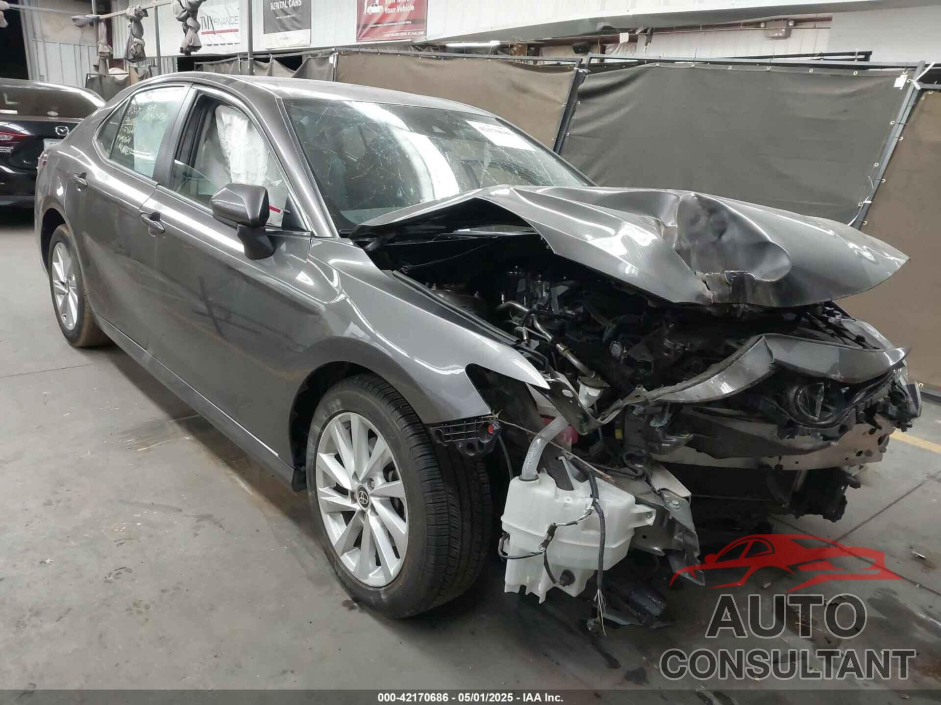 TOYOTA CAMRY 2022 - 4T1C11AK5NU692820