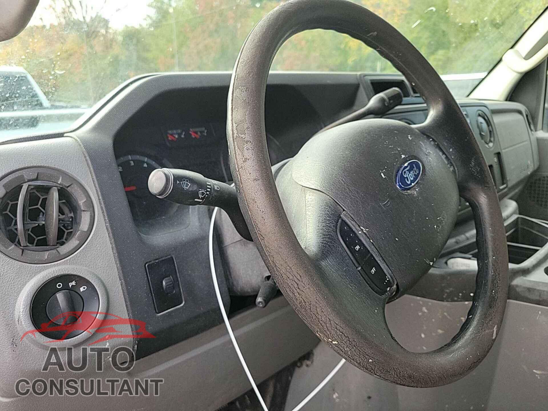 FORD E-350 SUPER DUTY 2013 - 1FBSS3BL5DDA49371