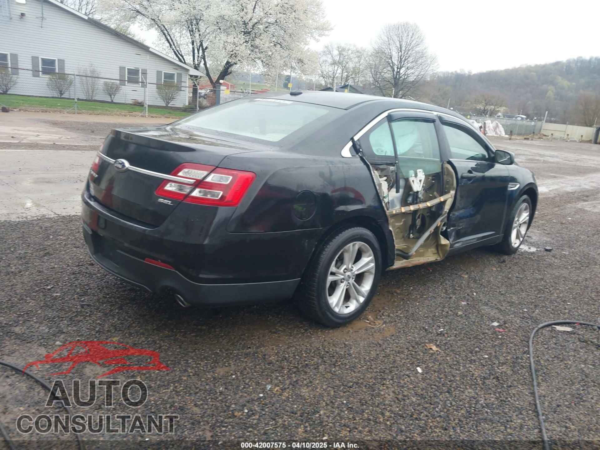 FORD TAURUS 2013 - 1FAHP2E83DG107913