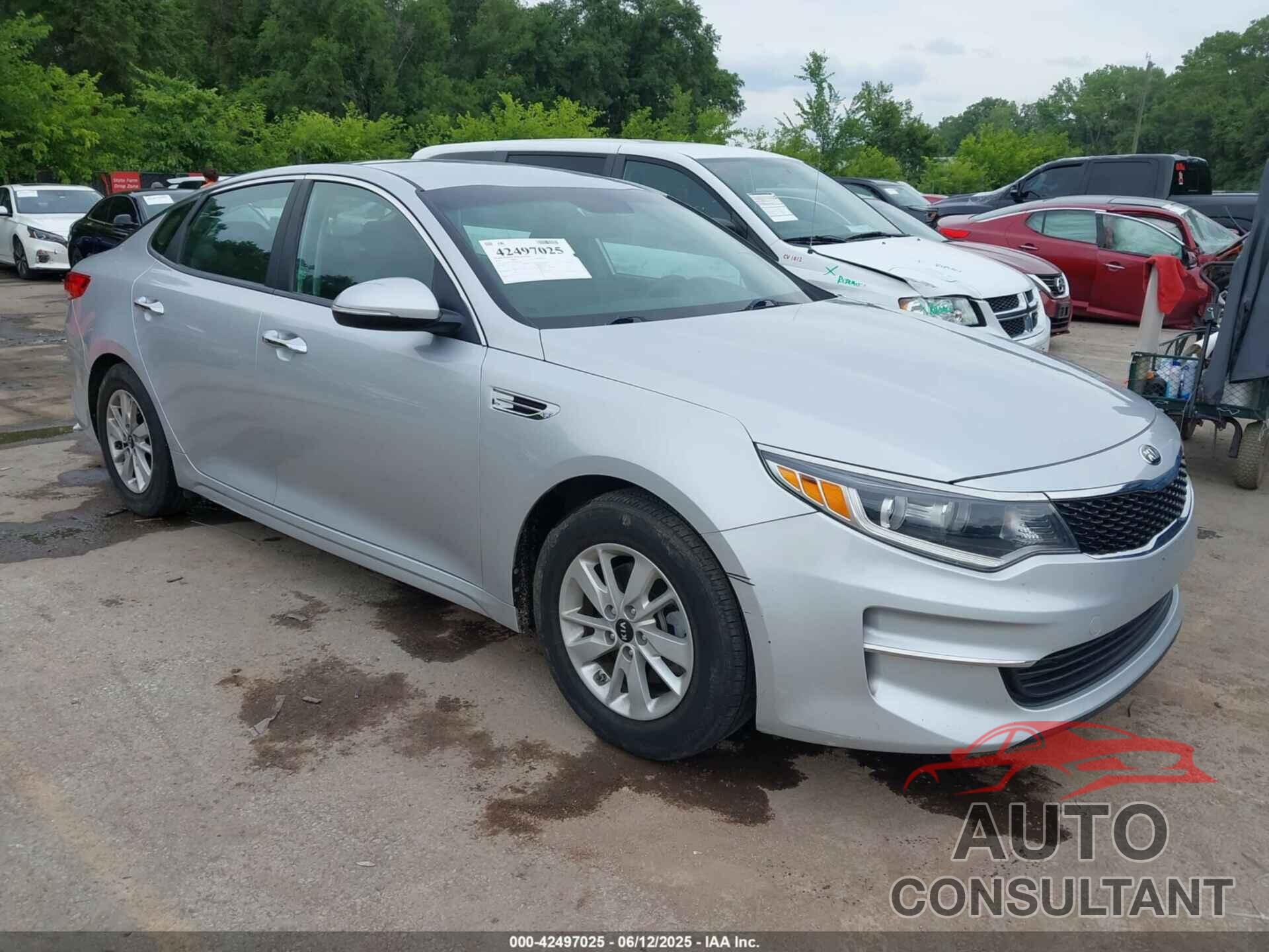 KIA OPTIMA 2017 - KNAGT4L37H5157247