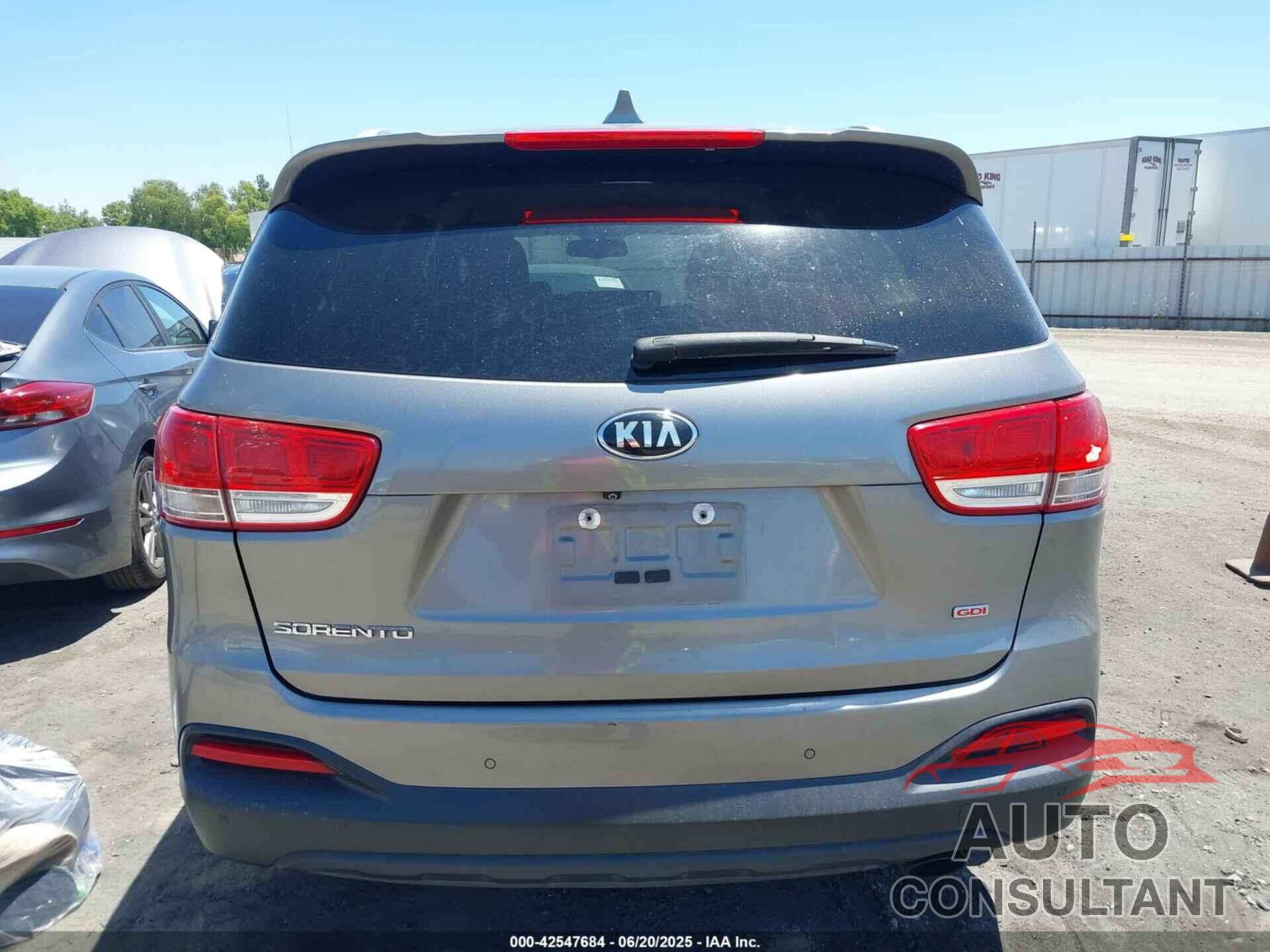 KIA SORENTO 2017 - 5XYPG4A35HG257235