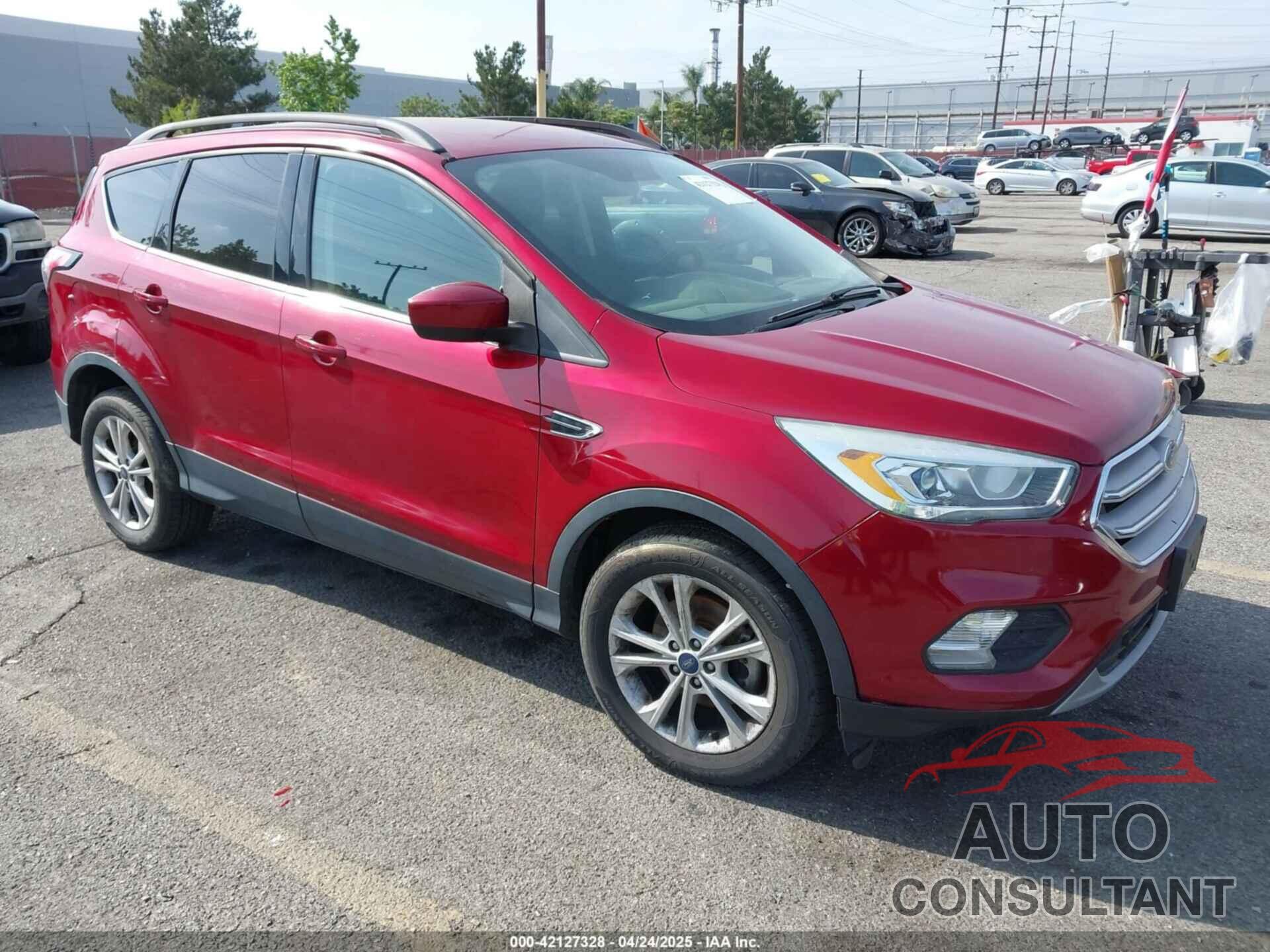 FORD ESCAPE 2017 - 1FMCU0GD4HUC27041