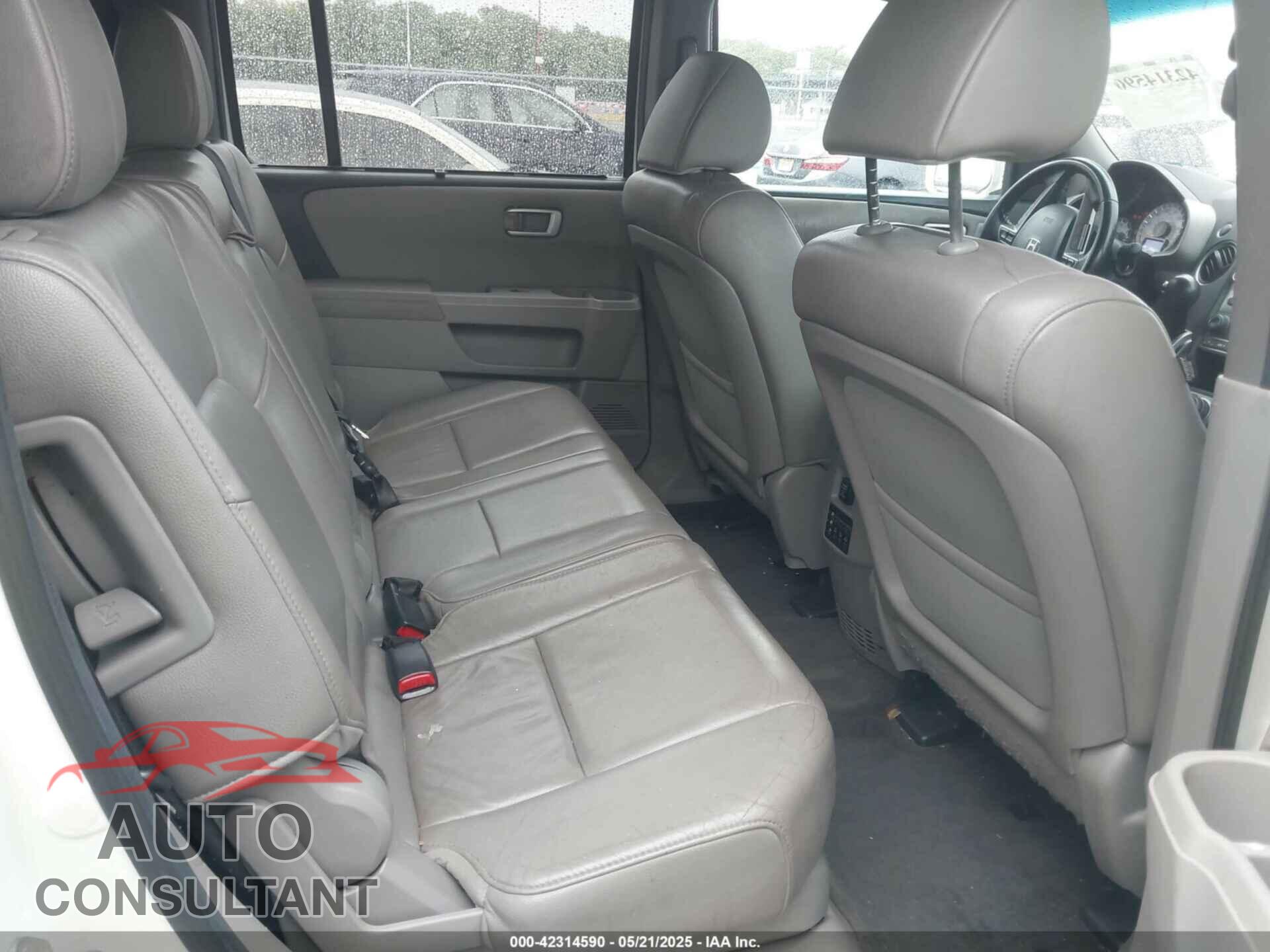 HONDA PILOT 2013 - 5FNYF4H96DB016044