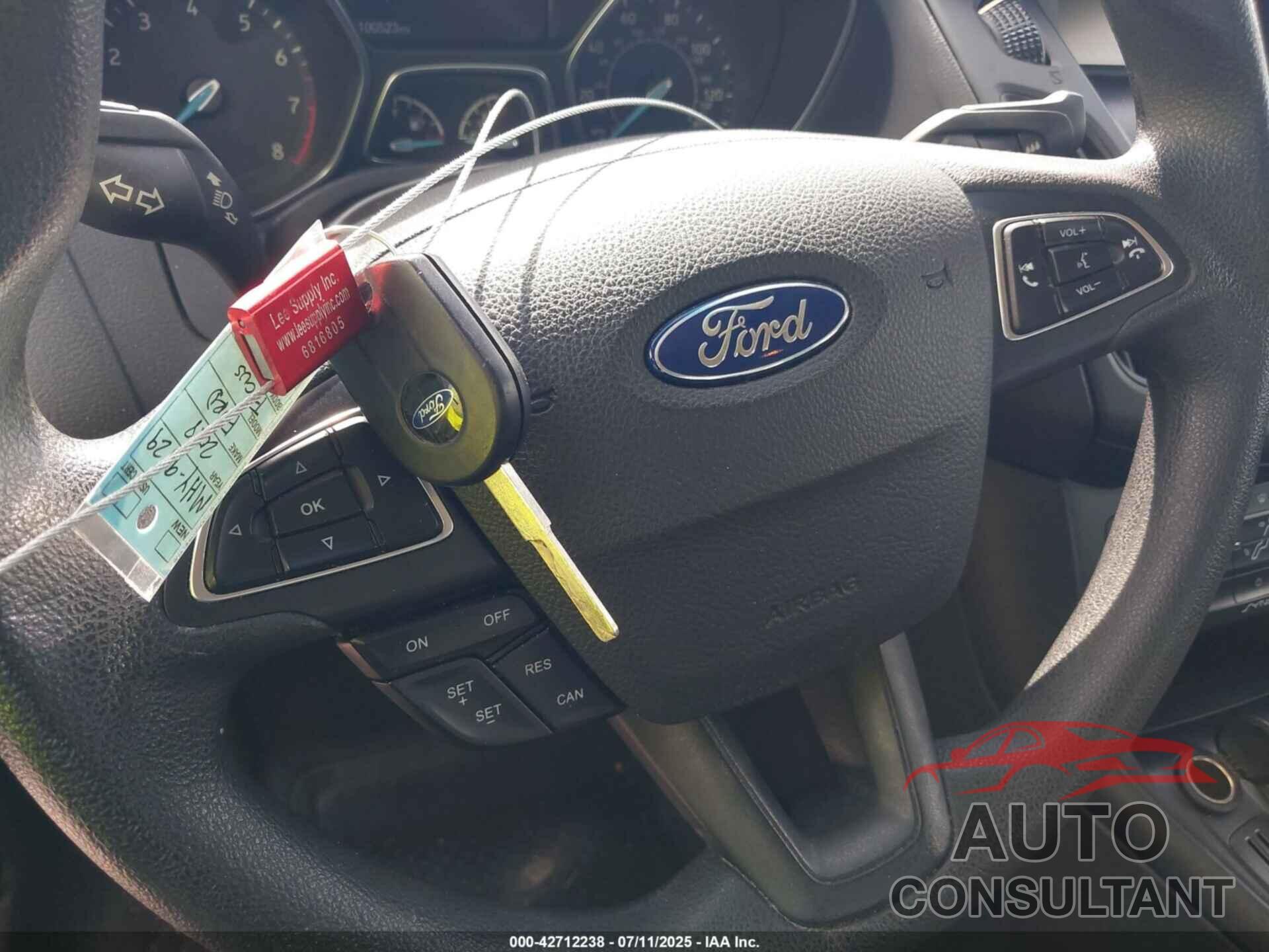 FORD FOCUS 2018 - 1FADP3F27JL203982