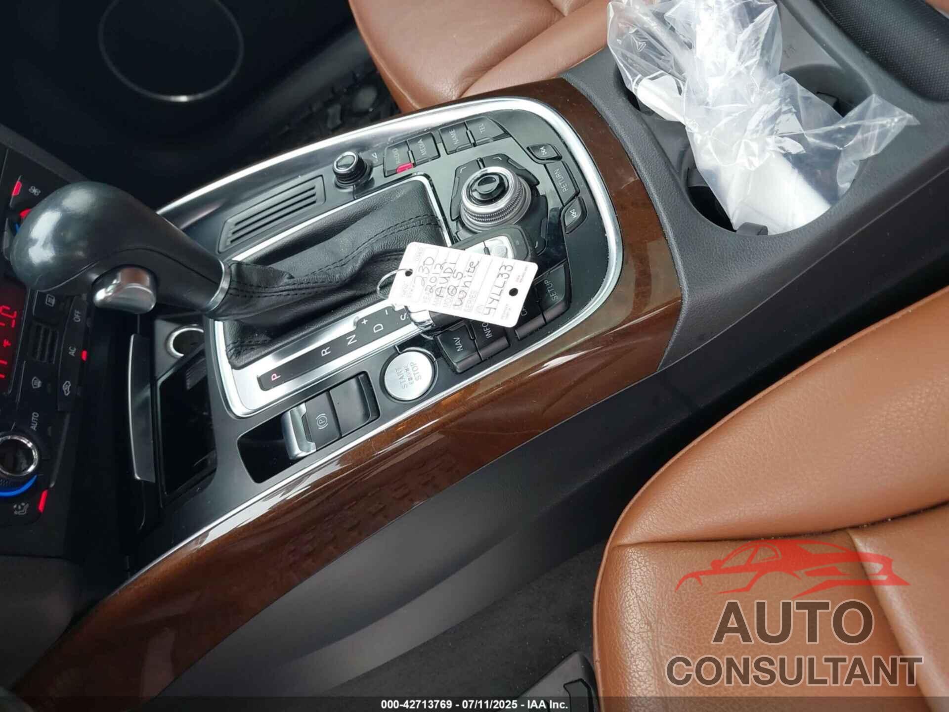 AUDI Q5 2012 - WA1LFAFP0CA139057