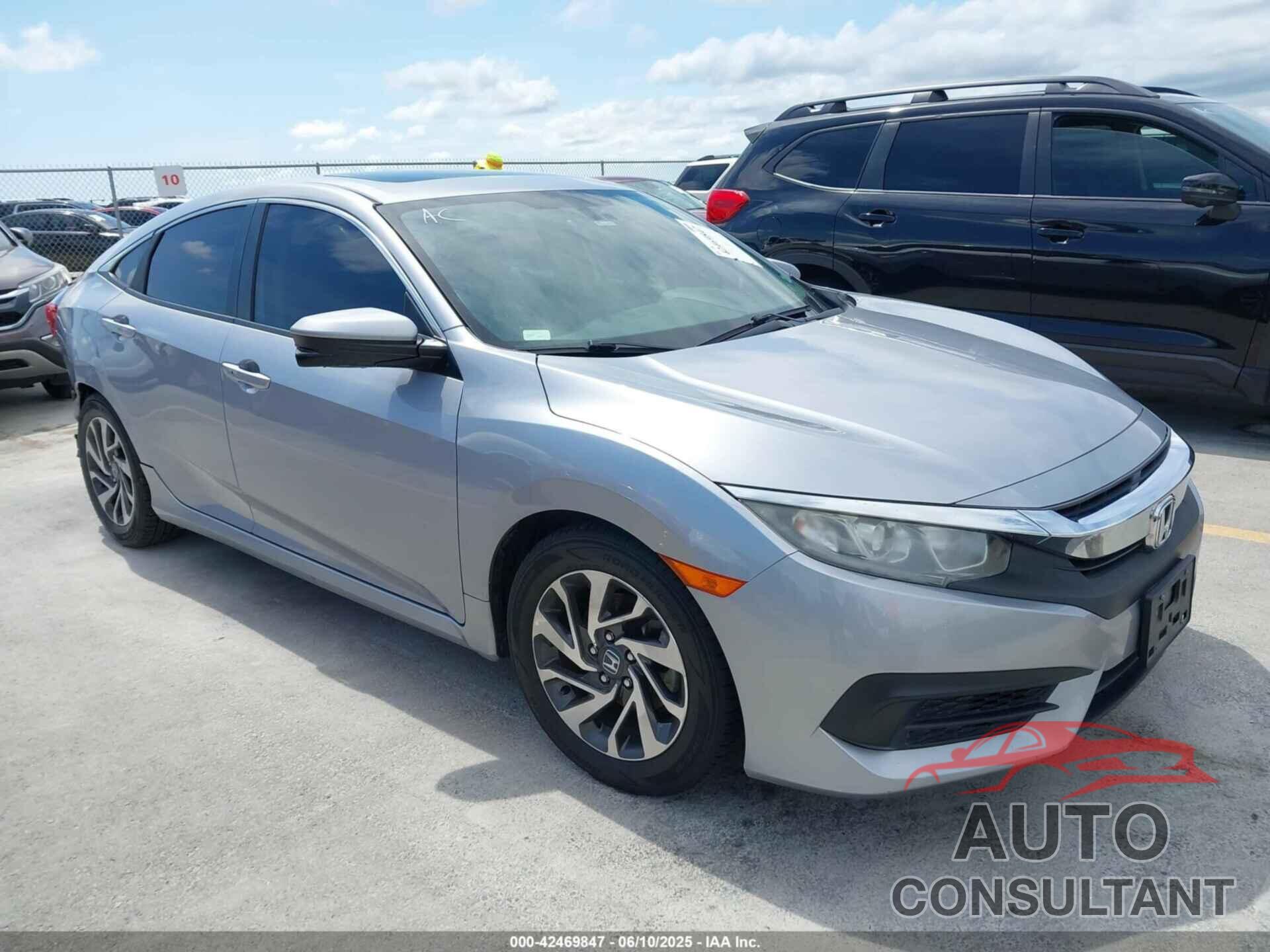 HONDA CIVIC 2018 - 2HGFC2F77JH508465