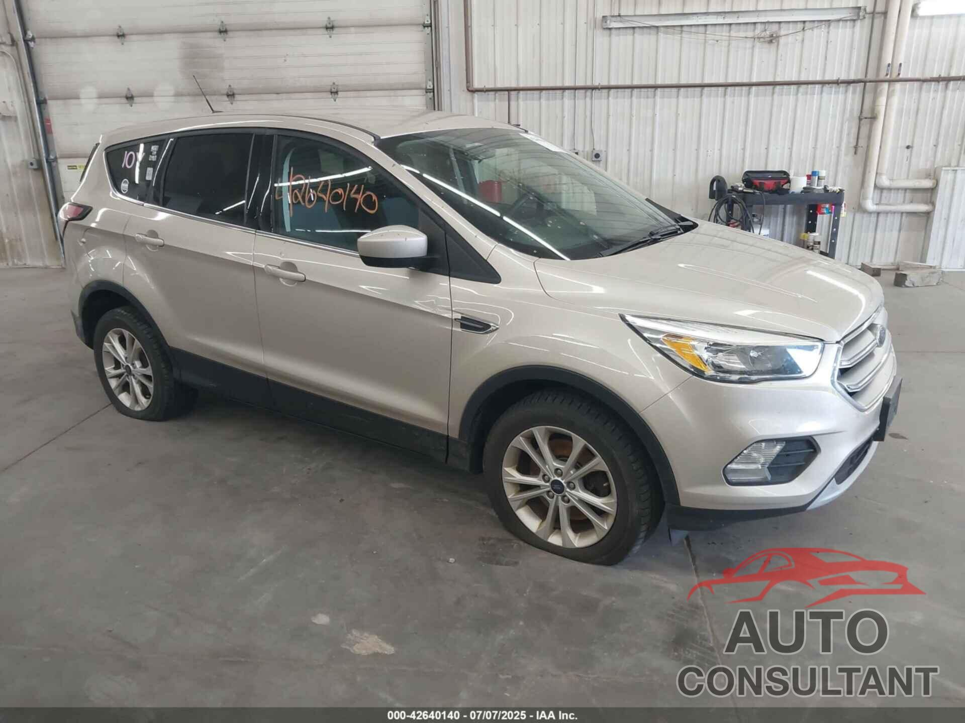 FORD ESCAPE 2017 - 1FMCU9G90HUA14653