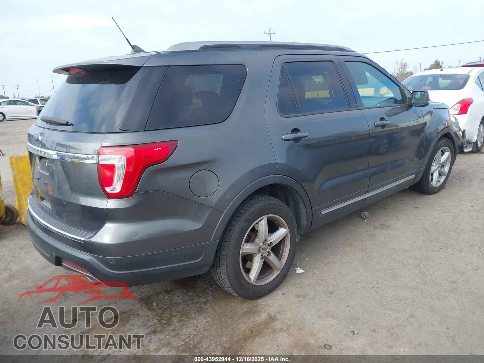FORD EXPLORER 2018 - 1FM5K7D8XJGB57094
