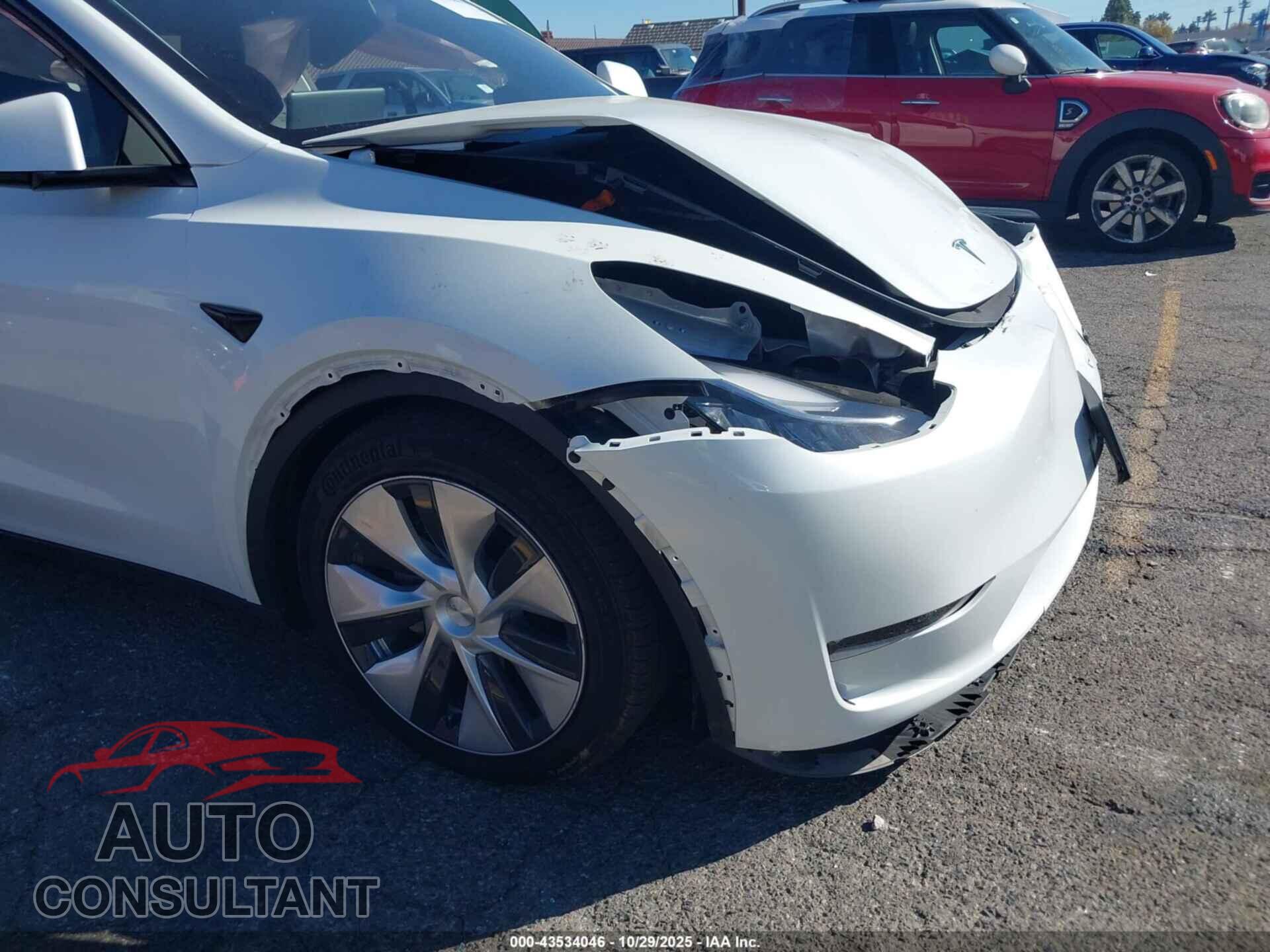 TESLA MODEL Y 2023 - 7SAYGAEEXPF591848