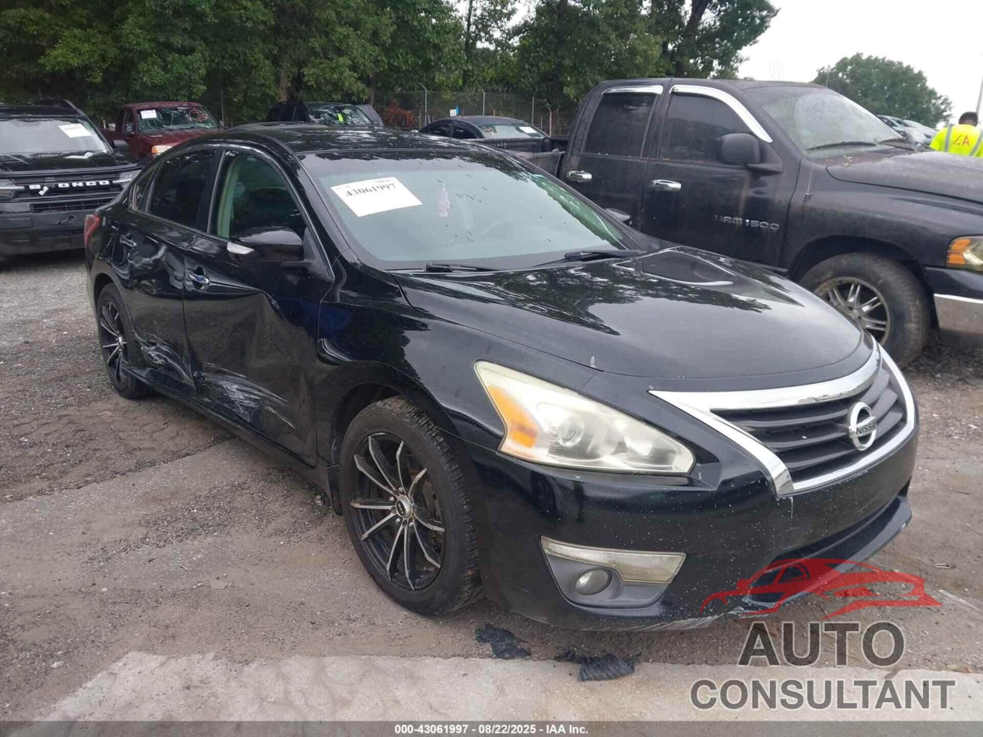 NISSAN ALTIMA 2013 - 1N4AL3AP4DC239456