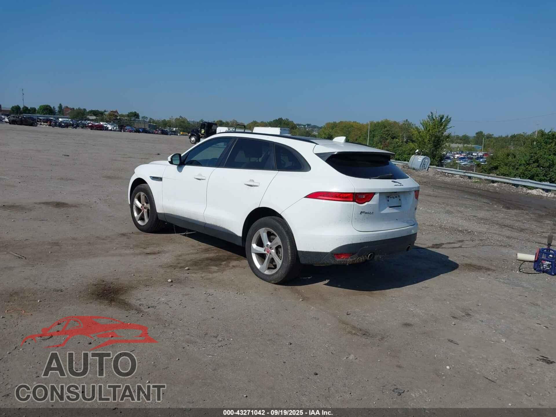 JAGUAR F-PACE 2017 - SADCJ2BV0HA097516