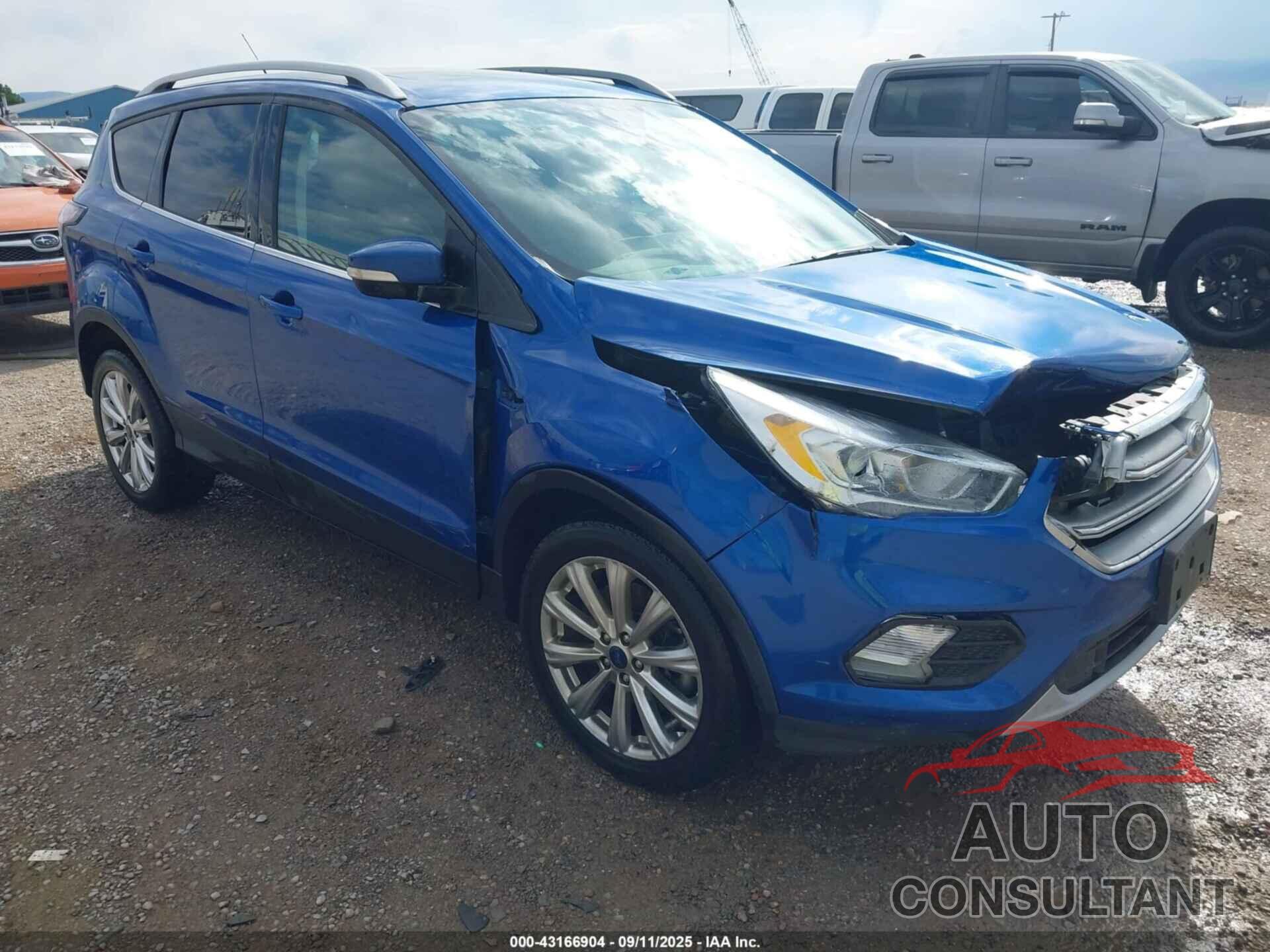 FORD ESCAPE 2017 - 1FMCU9J96HUA62179