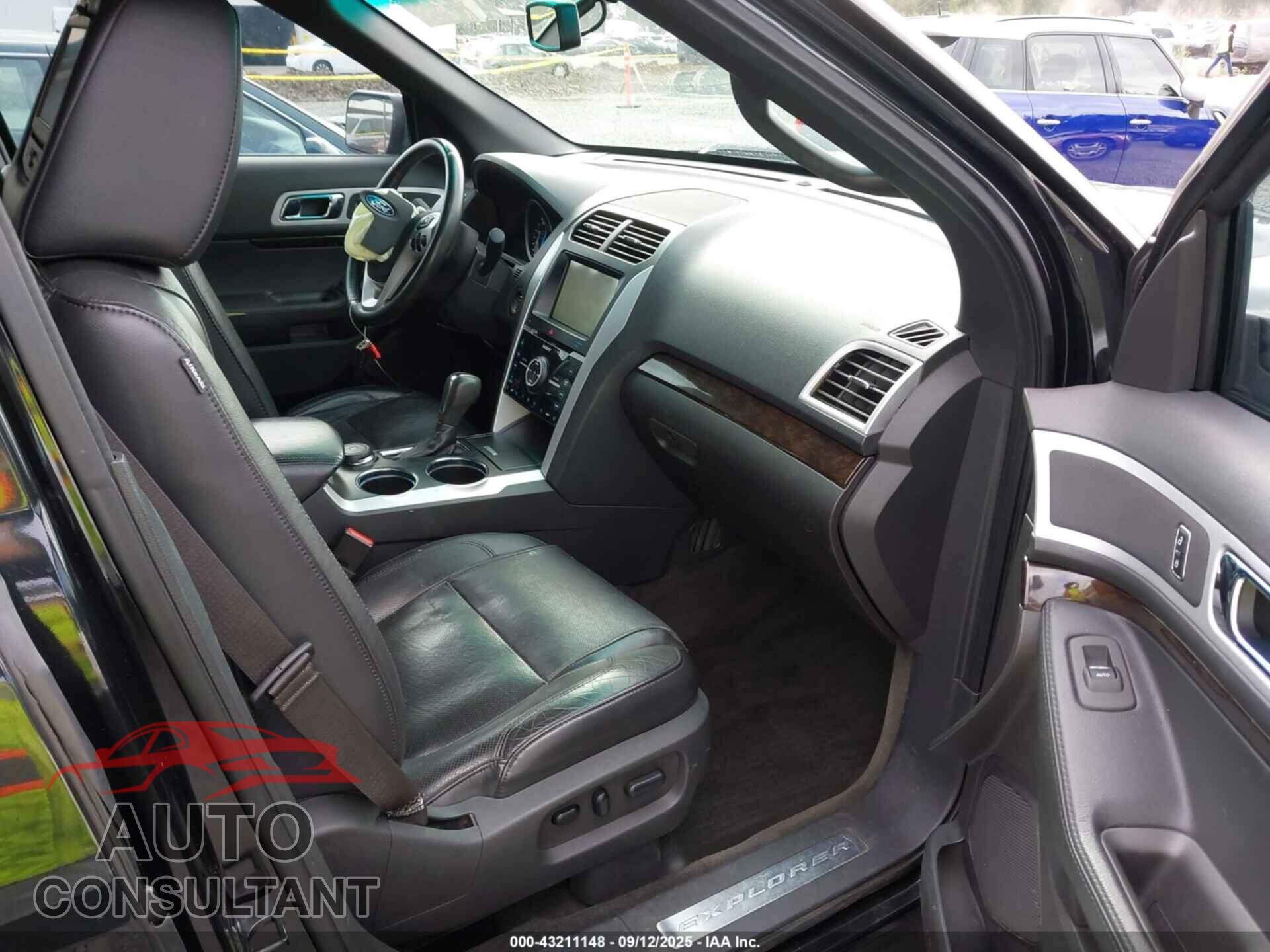 FORD EXPLORER 2011 - 1FMHK8F82BGA43284