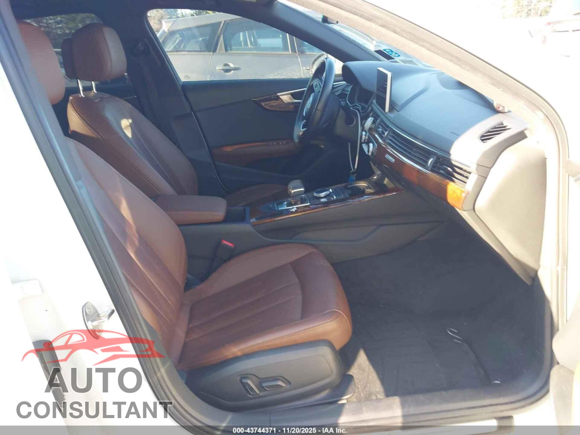 AUDI A4 2017 - WAUDNAF49HN055884