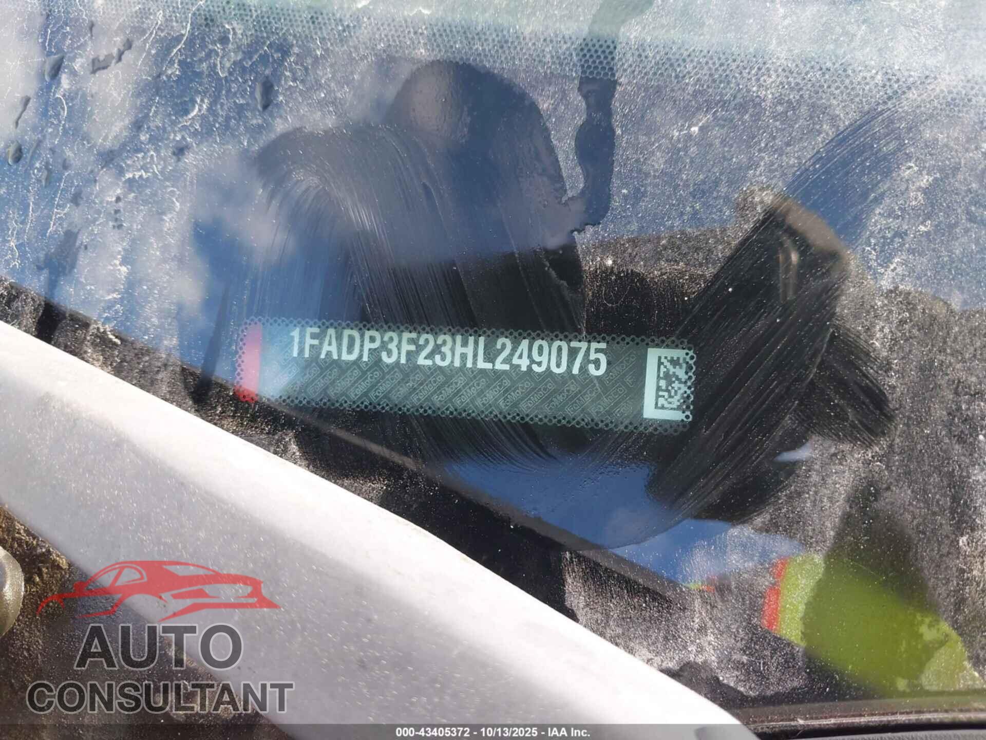 FORD FOCUS 2017 - 1FADP3F23HL249075