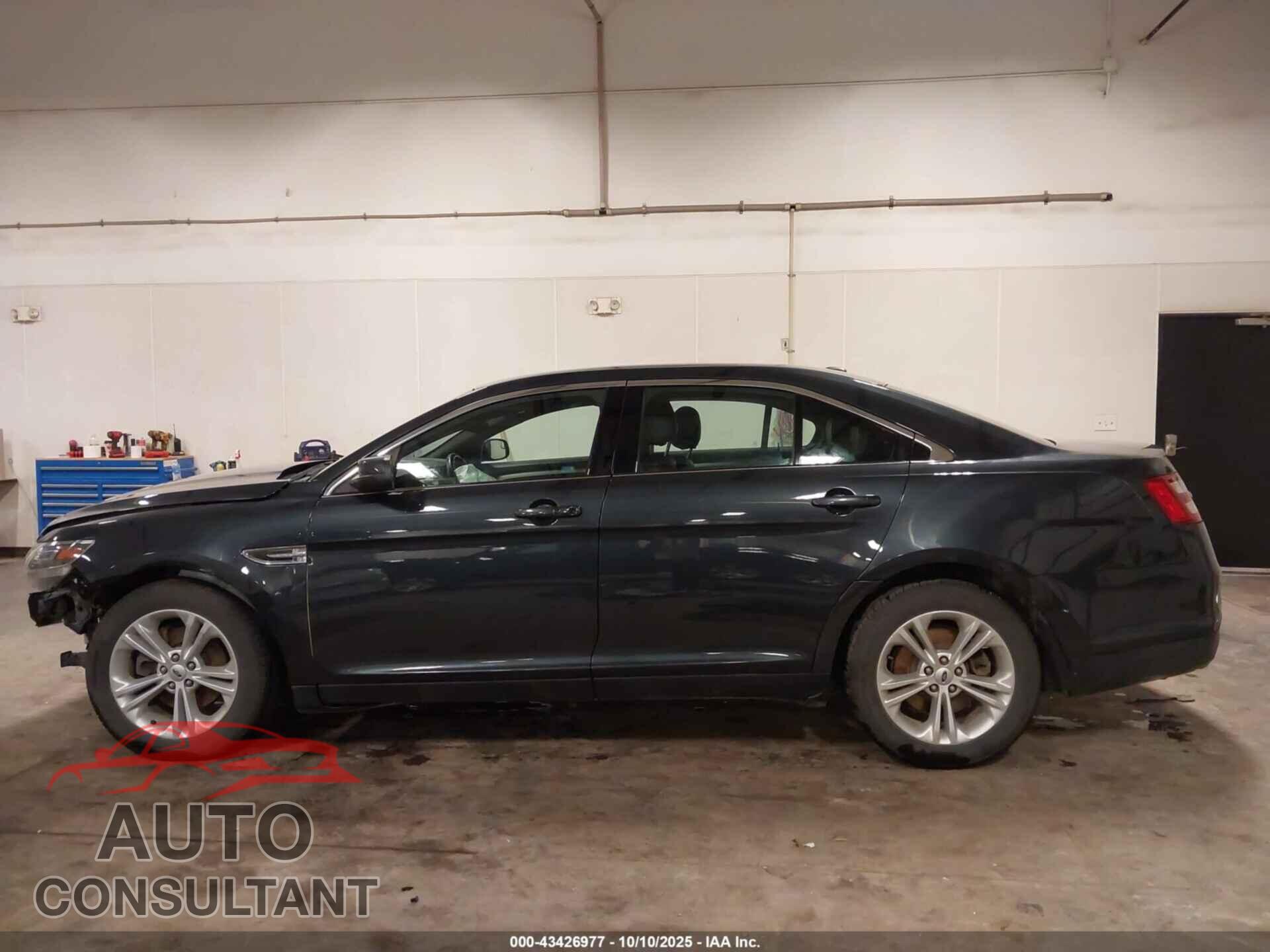 FORD TAURUS 2017 - 1FAHP2E83HG118772