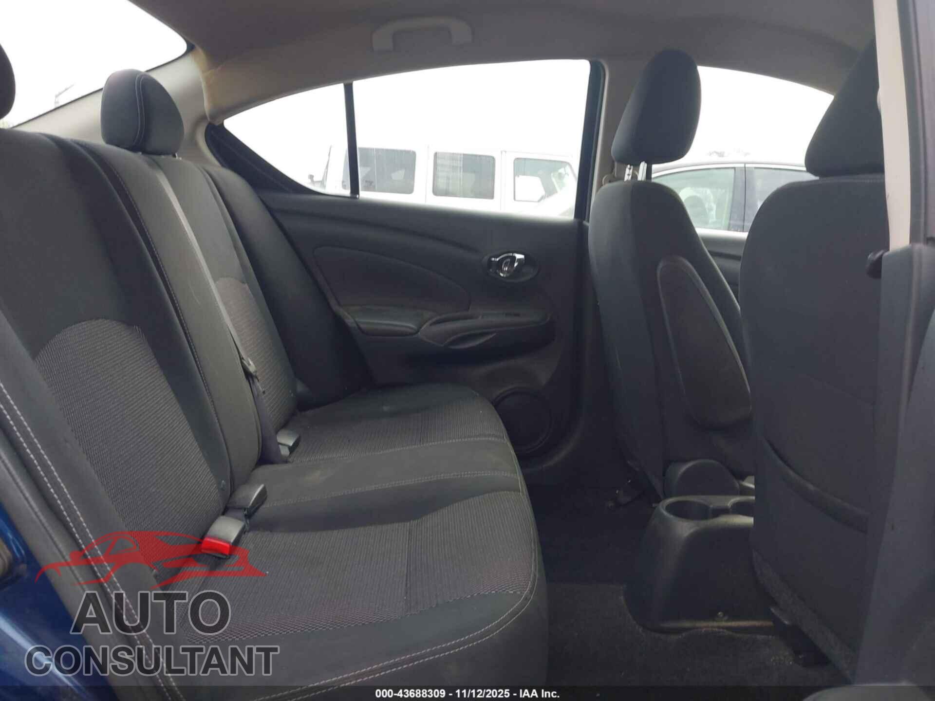 NISSAN VERSA 2018 - 3N1CN7AP2JL856488