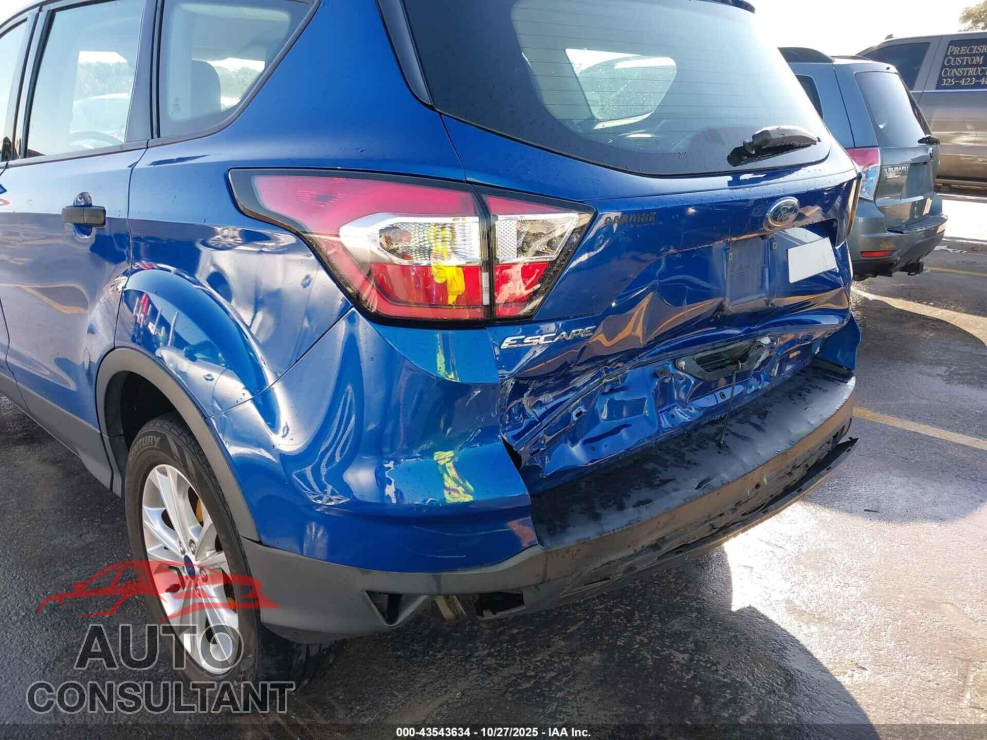 FORD ESCAPE 2017 - 1FMCU0F75HUB96443