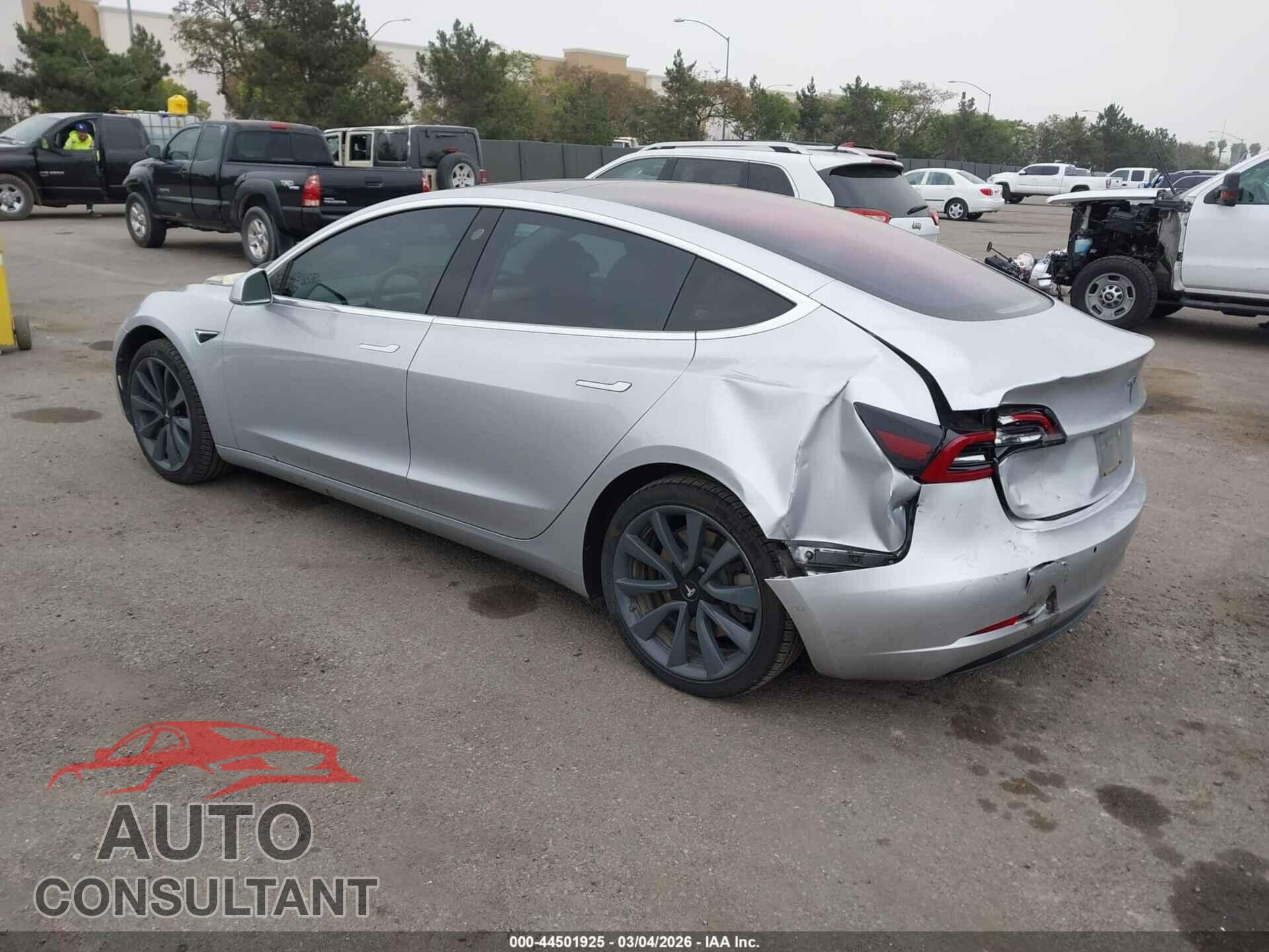 TESLA MODEL 3 2018 - 5YJ3E1EA8JF010929
