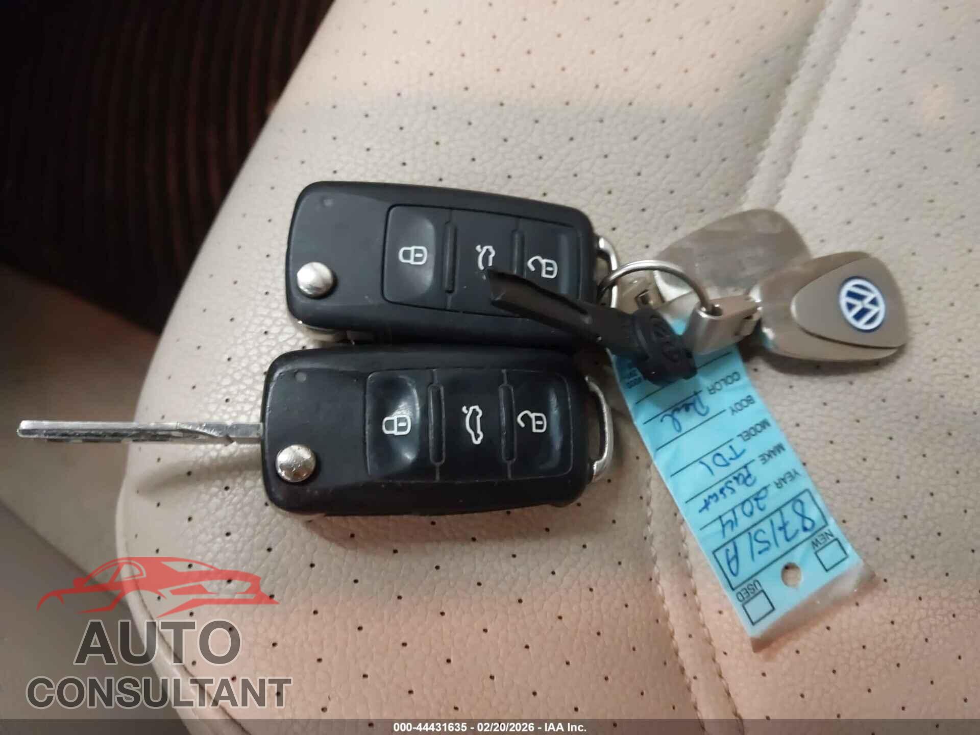VOLKSWAGEN PASSAT 2014 - 1VWBN7A32EC038781