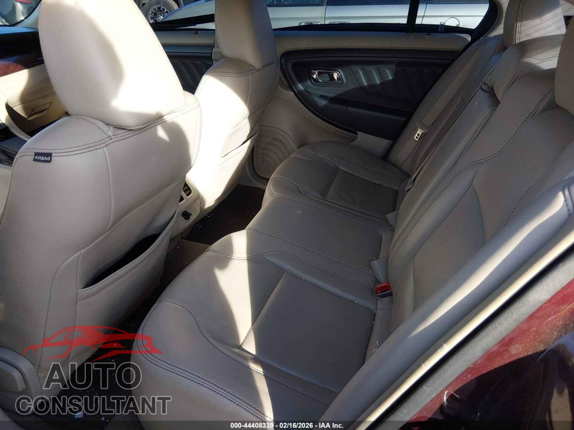 FORD TAURUS 2011 - 1FAHP2EW0BG103670