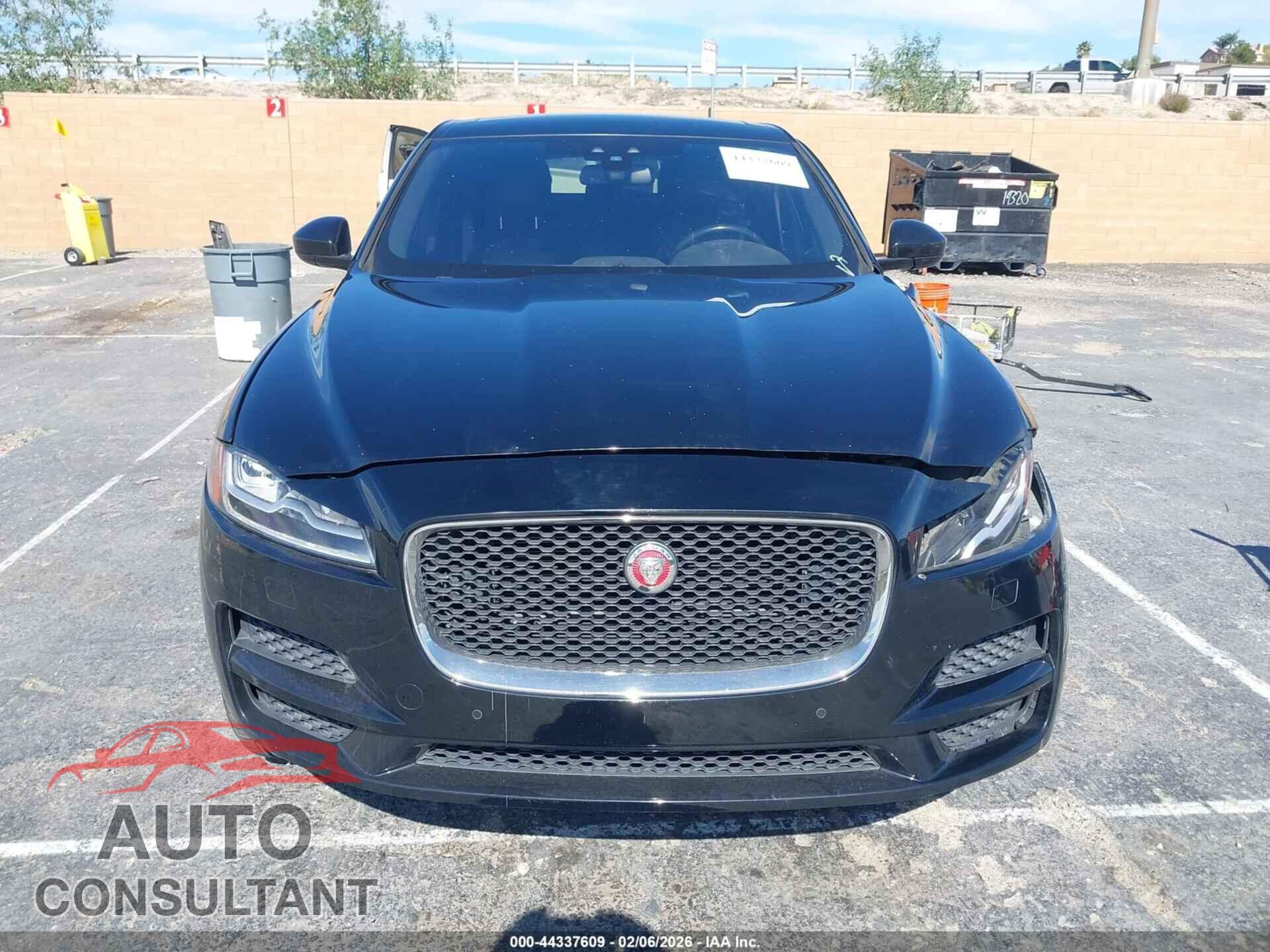 JAGUAR F-PACE 2017 - SADCK2BV8HA079357