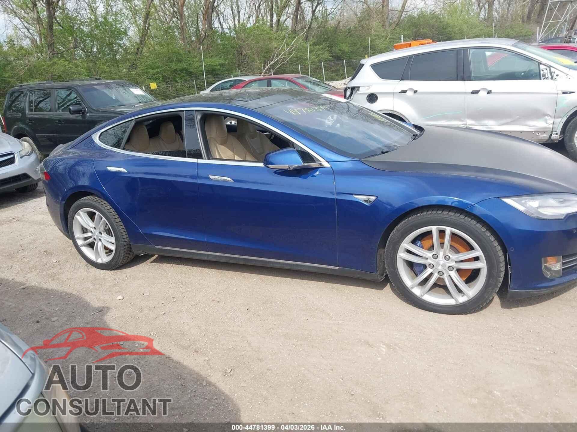 TESLA MODEL S 2015 - 5YJSA1S21FF093177