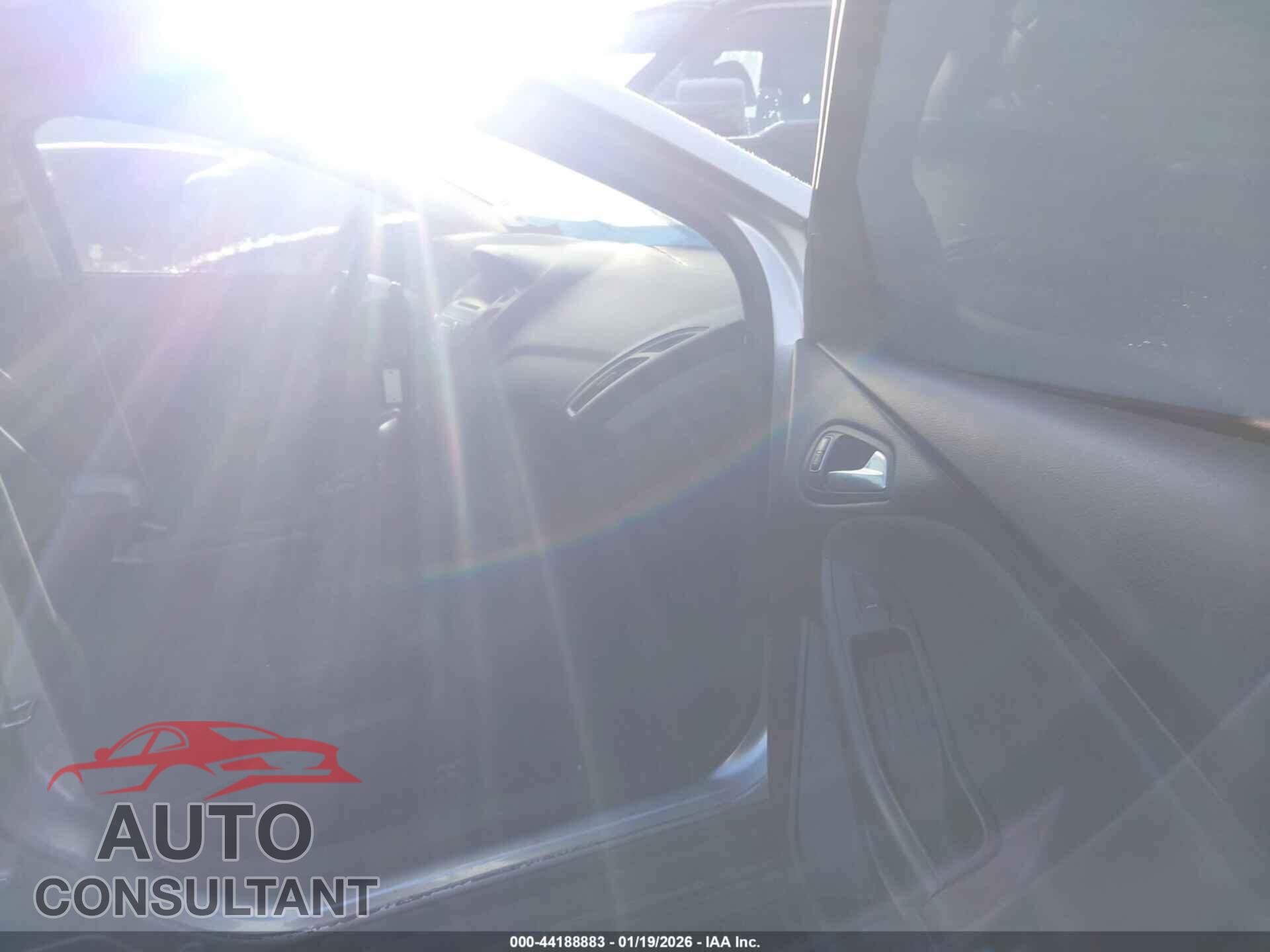 FORD FOCUS 2016 - 1FADP3F28GL249913