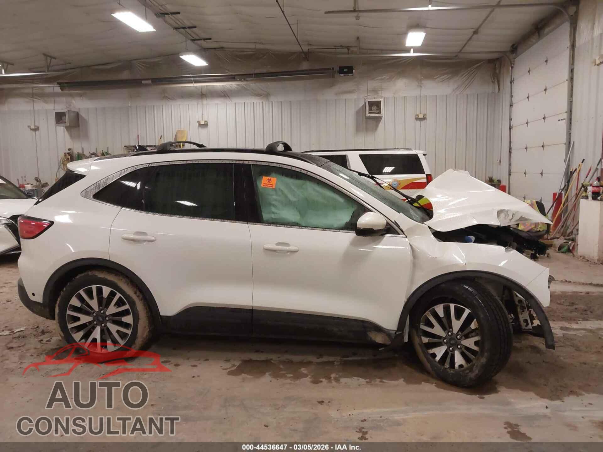 FORD ESCAPE 2020 - 1FMCU9J95LUA38352