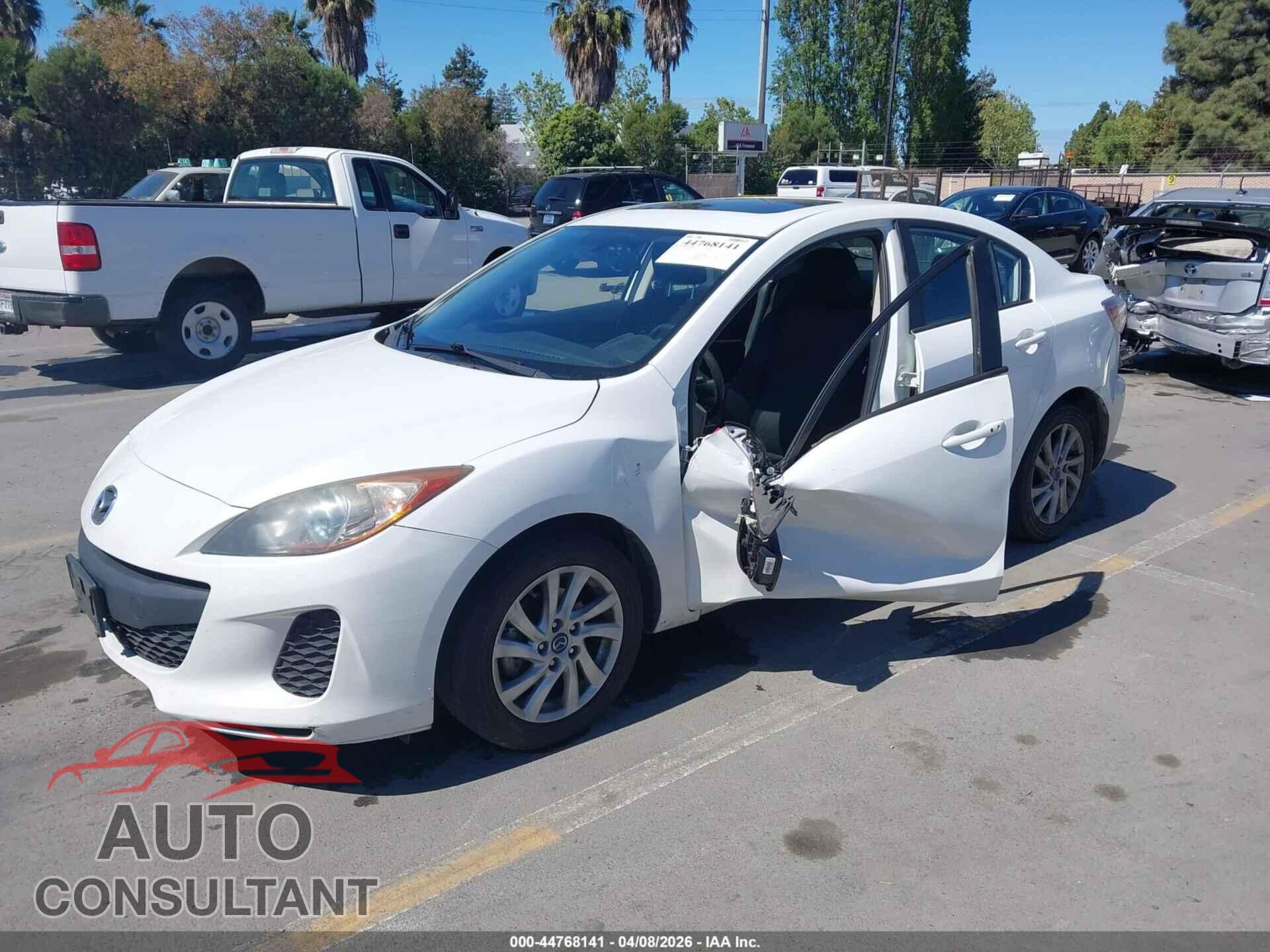 MAZDA MAZDA3 2013 - JM1BL1V78D1827529