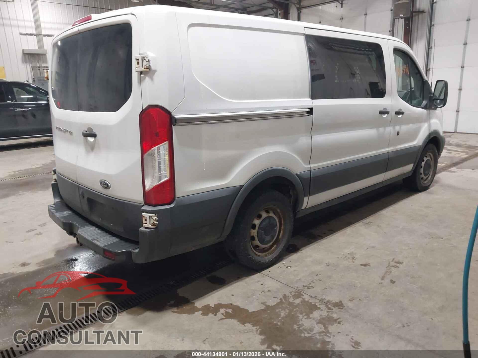FORD TRANSIT-150 2018 - 1FTYE1YM5JKA72576