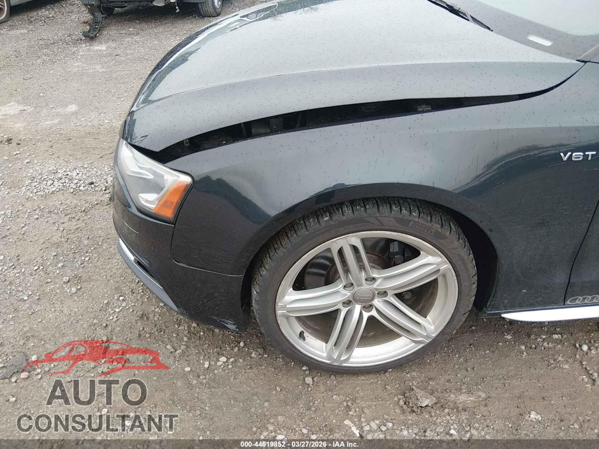 AUDI S5 2013 - WAUCGAFR9DA001424