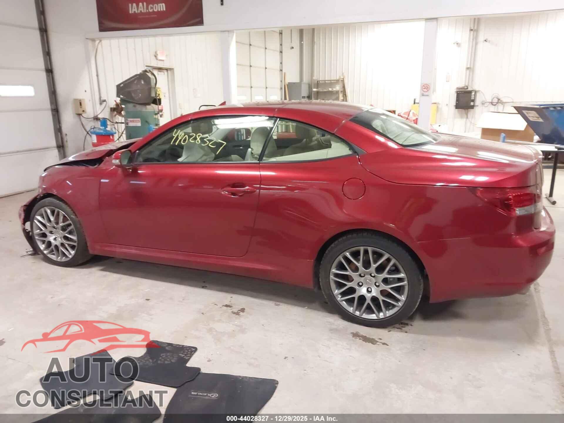 LEXUS IS 250C 2014 - JTHFF2C27E2529649