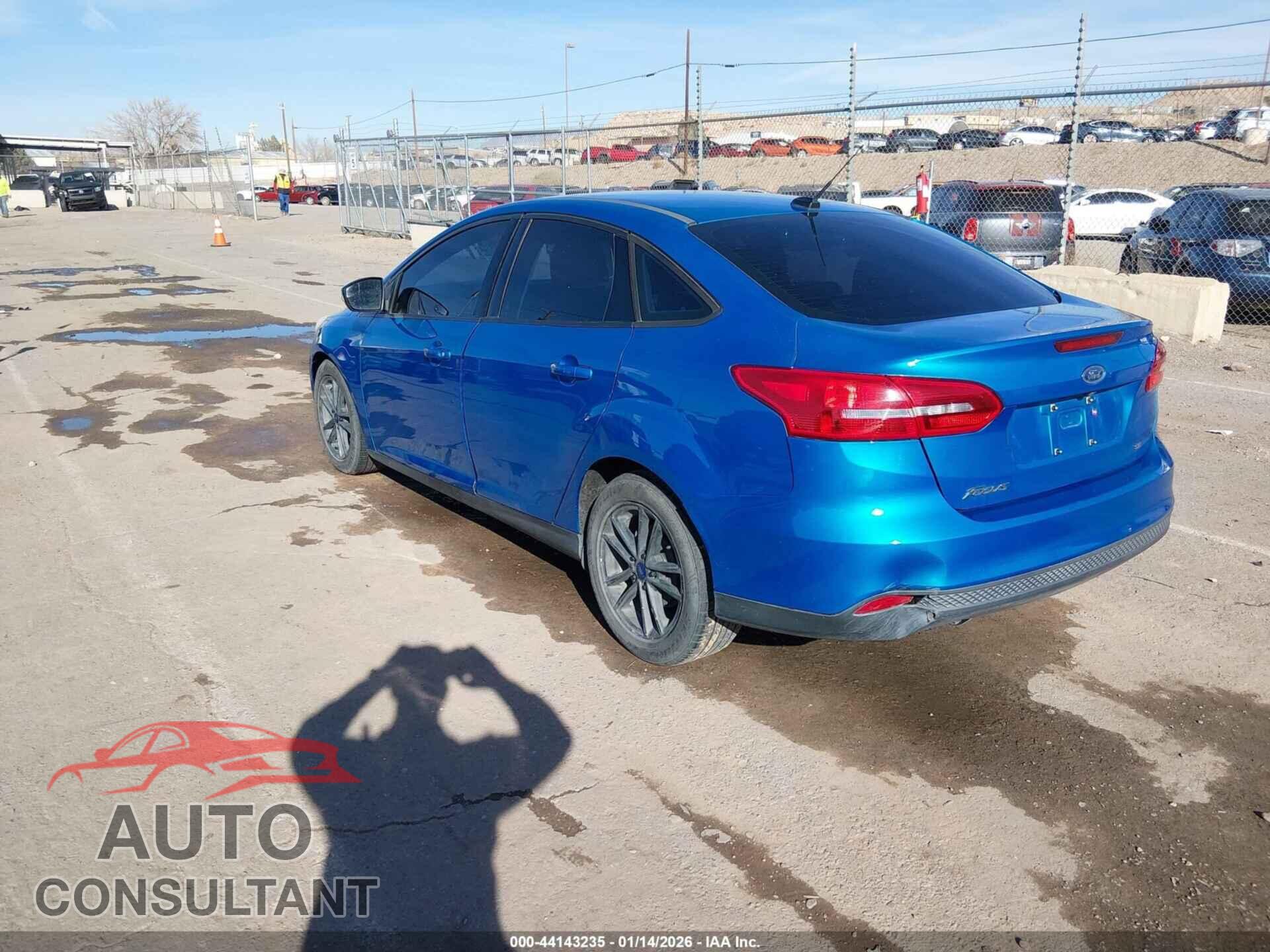 FORD FOCUS 2015 - 1FADP3F29FL374935