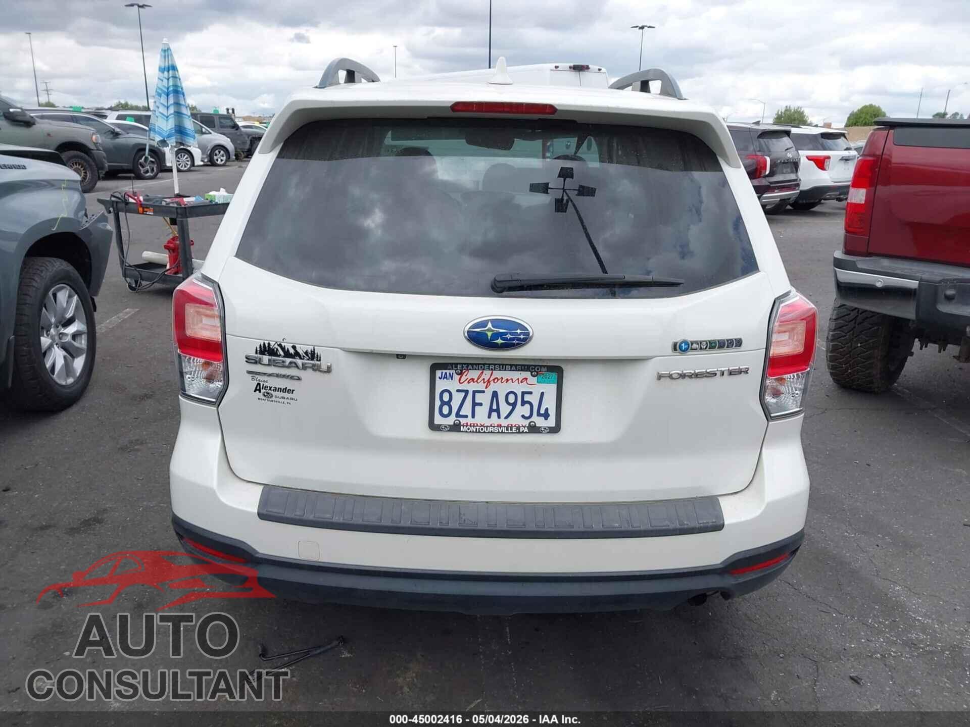 SUBARU FORESTER 2018 - JF2SJAEC0JH587237