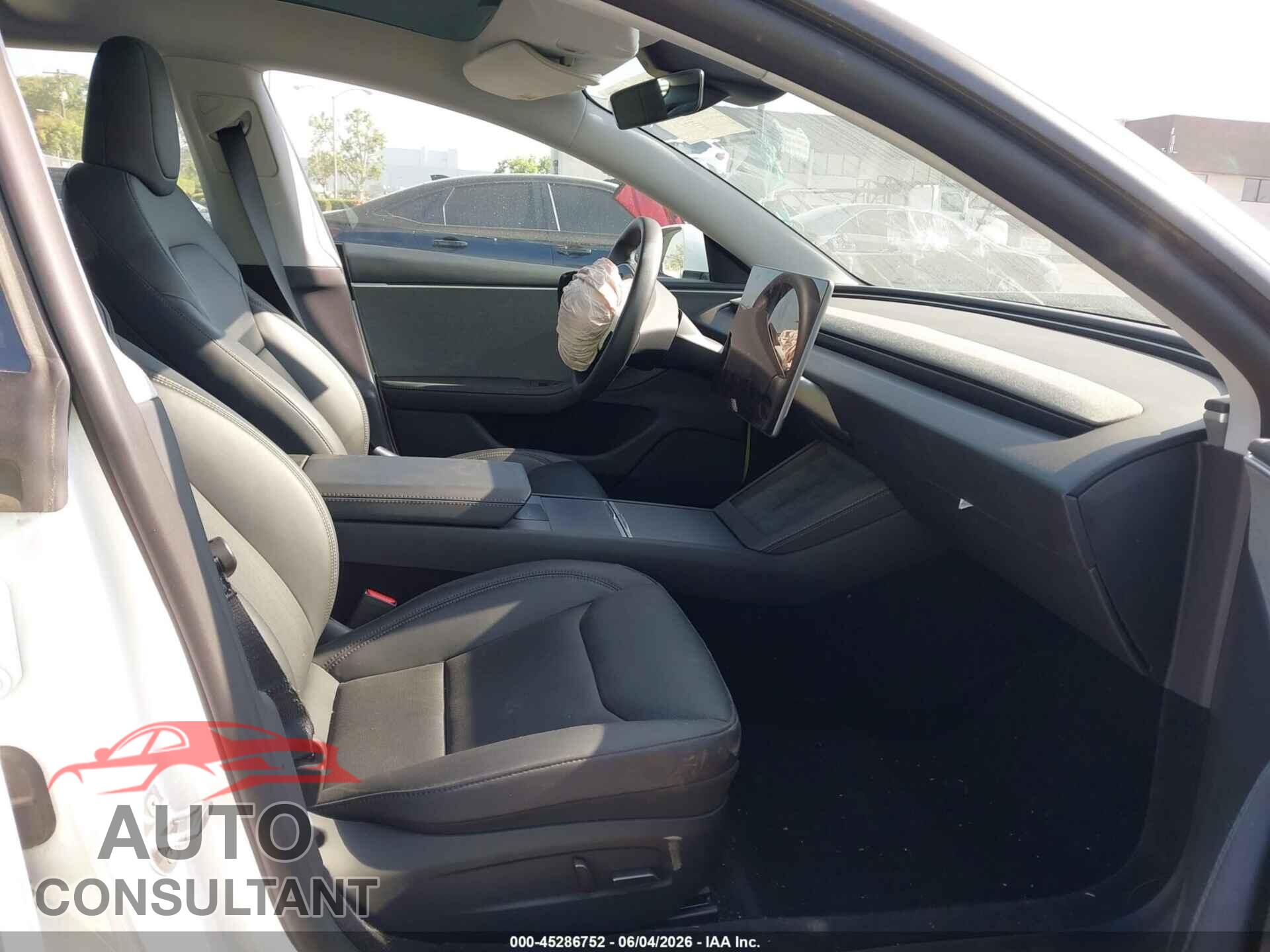 TESLA MODEL 3 2025 - 5YJ3E1EA9SF043164