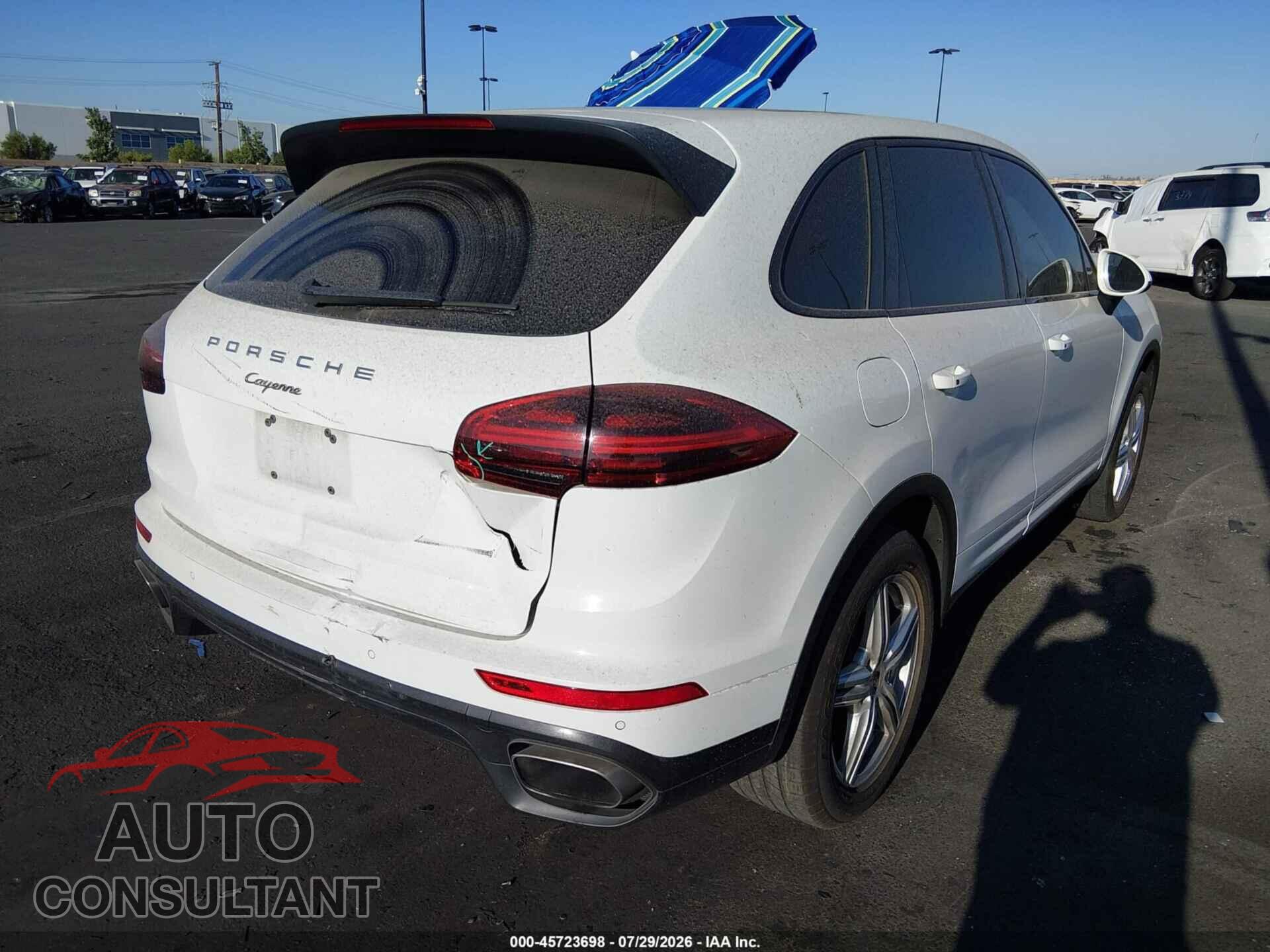 PORSCHE CAYENNE 2016 - WP1AA2A29GKA37168