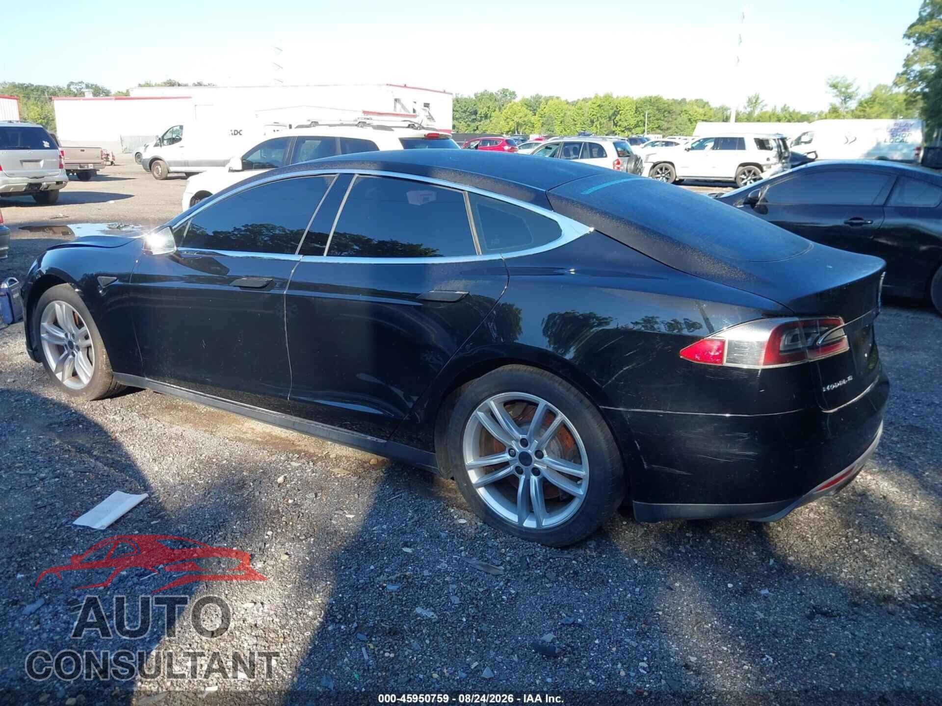 TESLA MODEL S 2013 - 5YJSA1DN9DFP15402