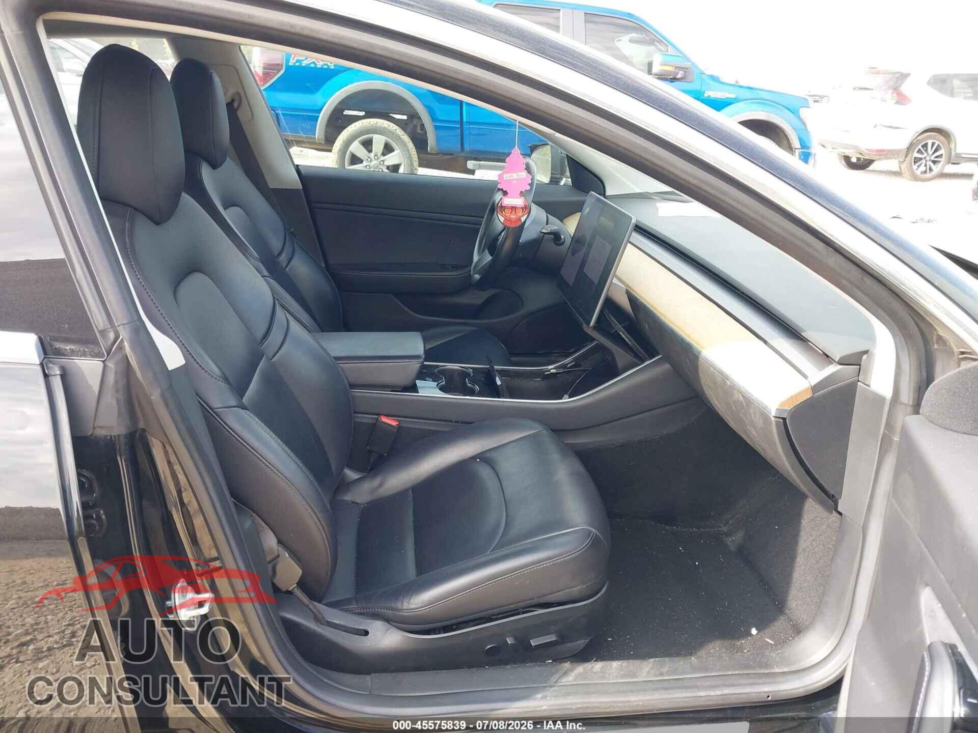 TESLA MODEL 3 2018 - 5YJ3E1EA4JF008398