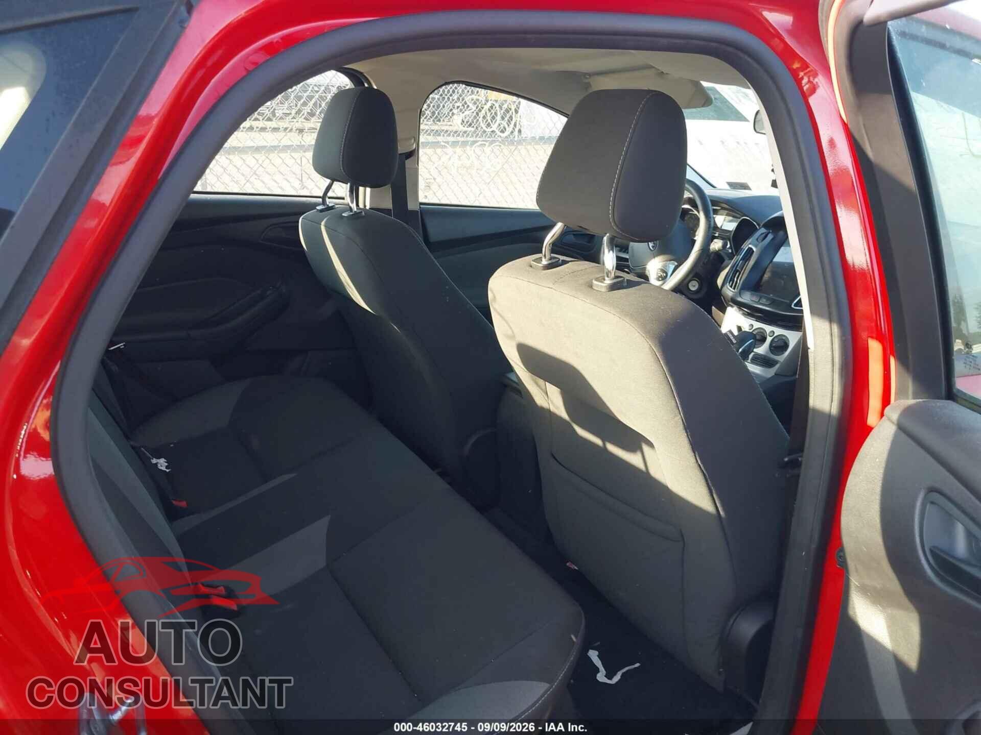 FORD FOCUS 2012 - 1FAHP3F28CL347111